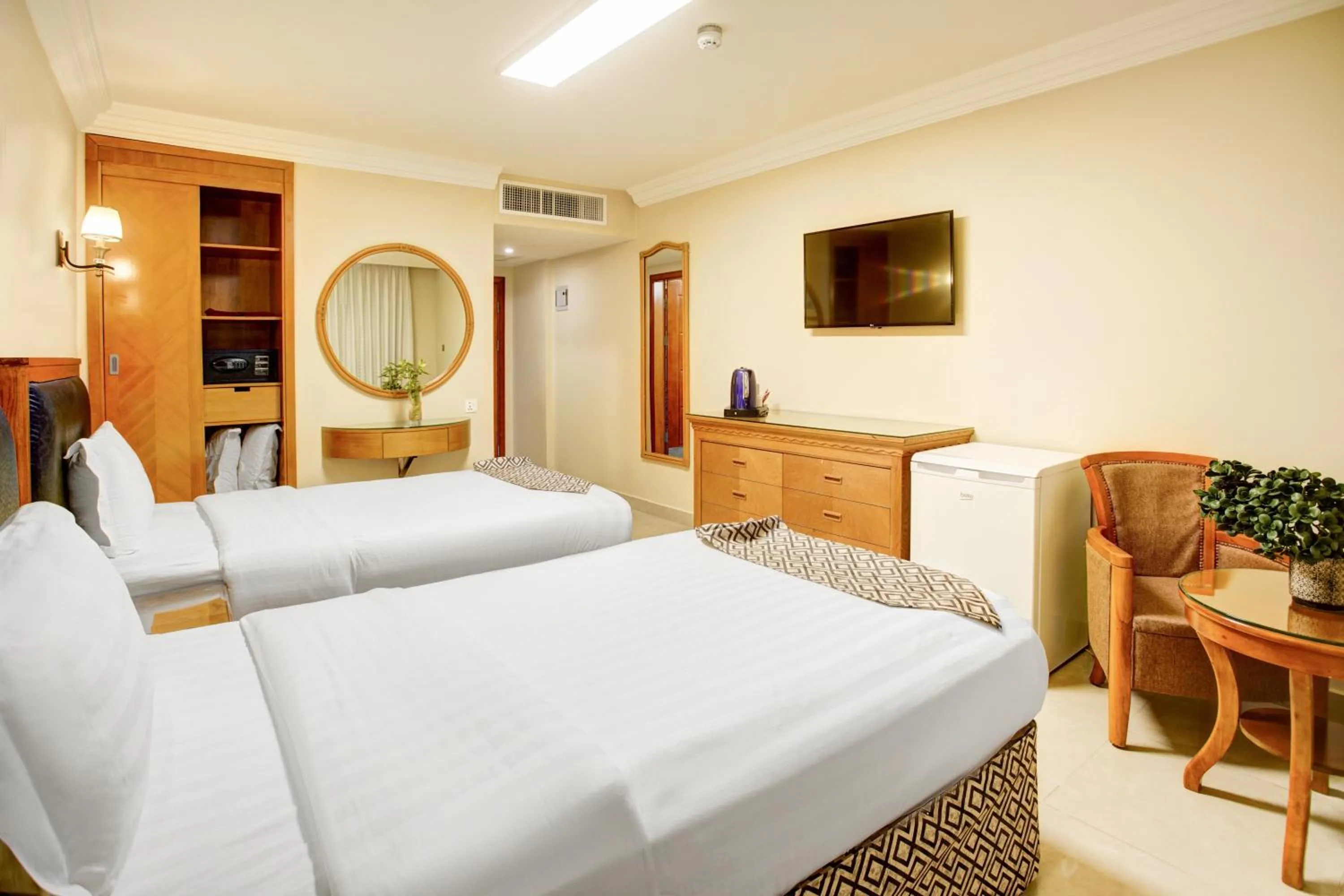 Photo of the whole room, Bed in Dweik Hotel LUXURY 3