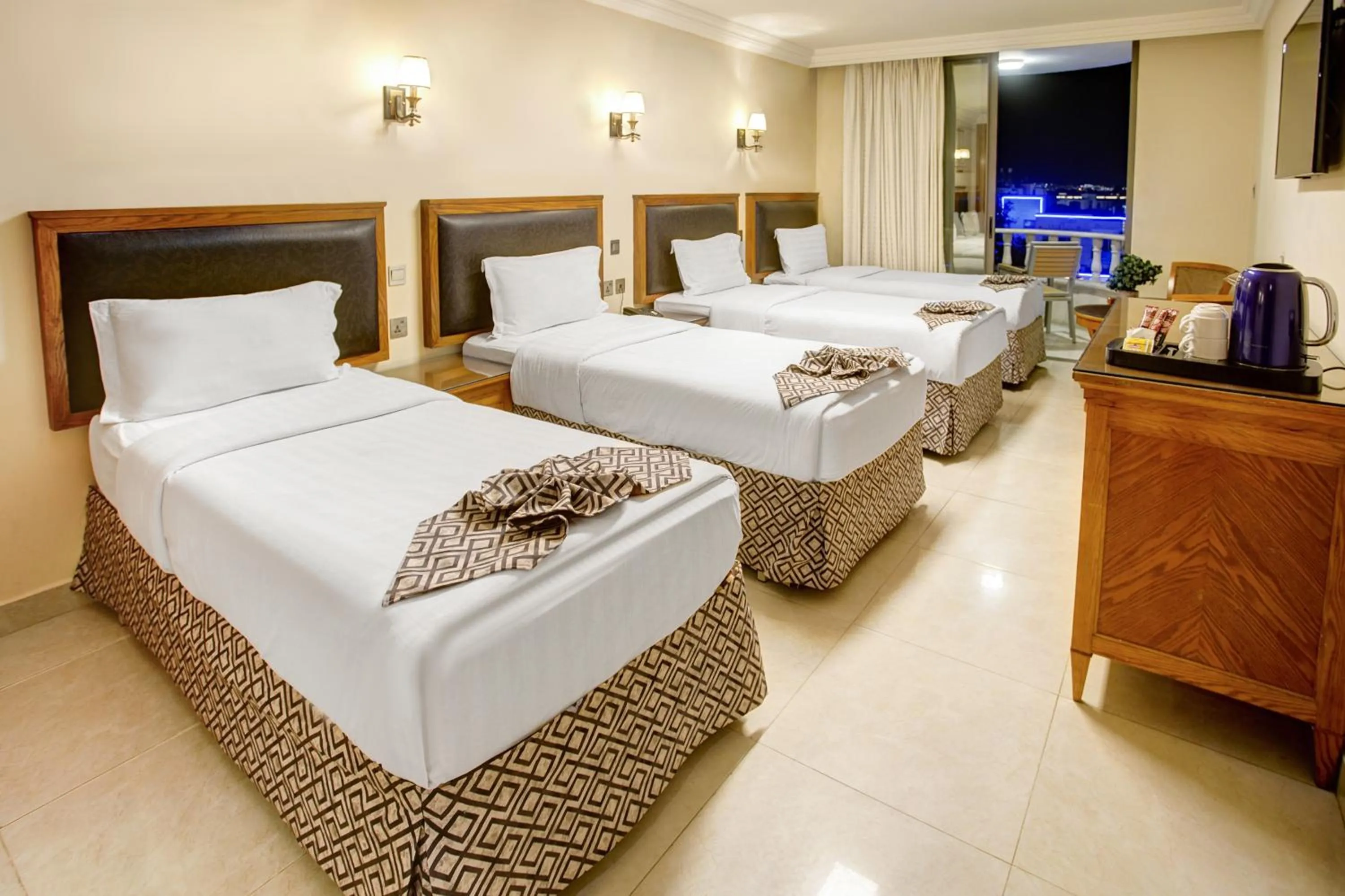 Bed in Dweik Hotel LUXURY 3