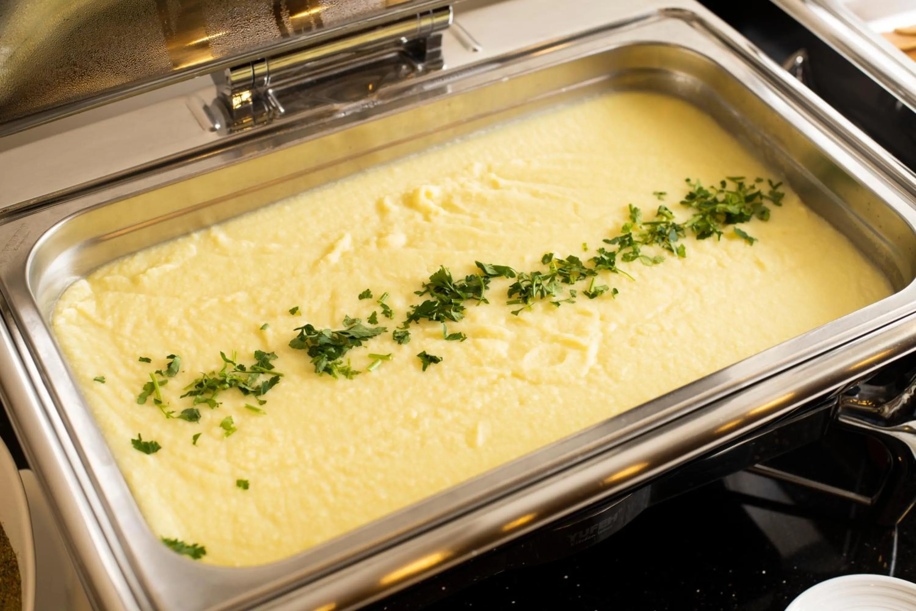 Restaurant/places to eat in Dweik Hotel LUXURY 3