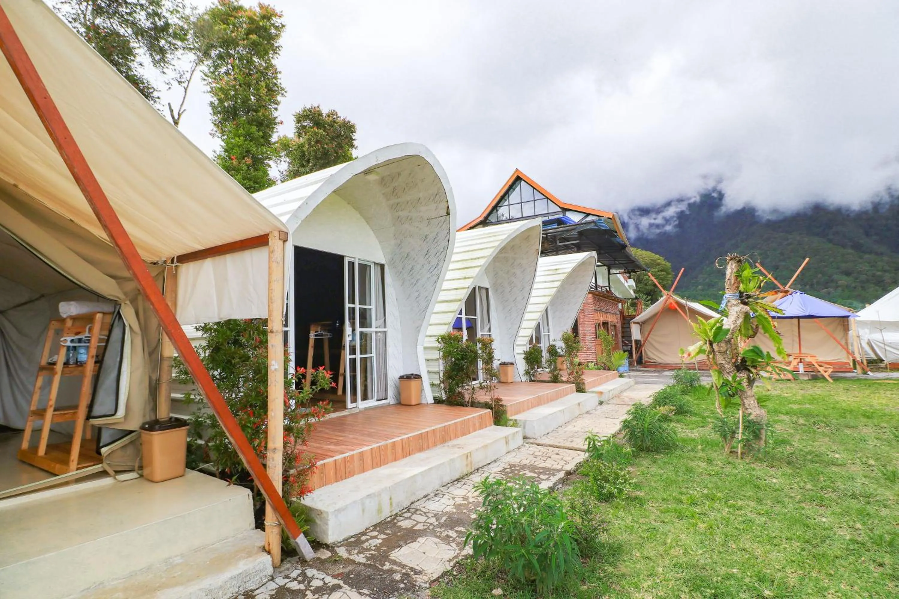 Property building in Diamond Glamping by BIO Management