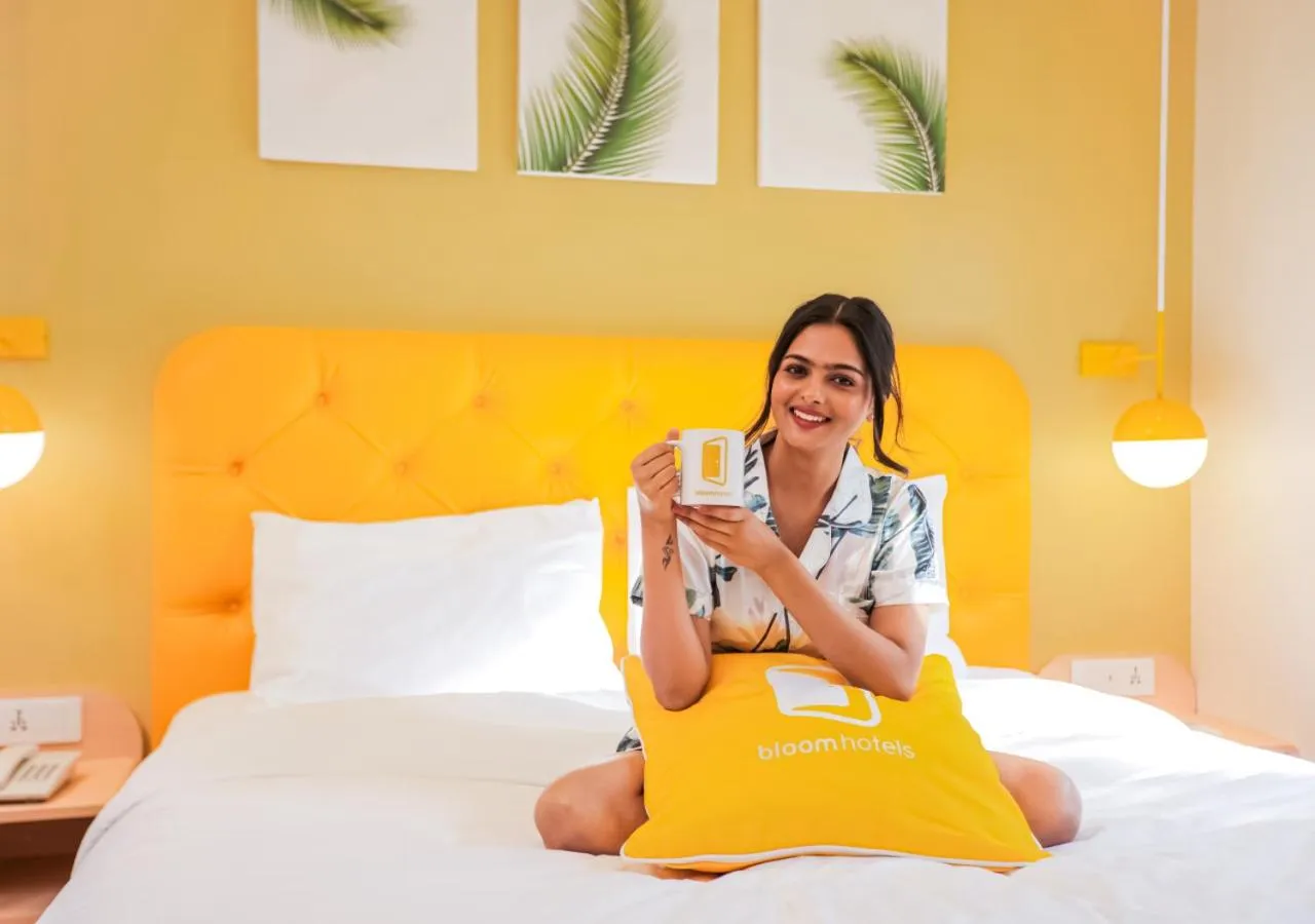 room service, Bed in Bloom Hotel - Koramangala
