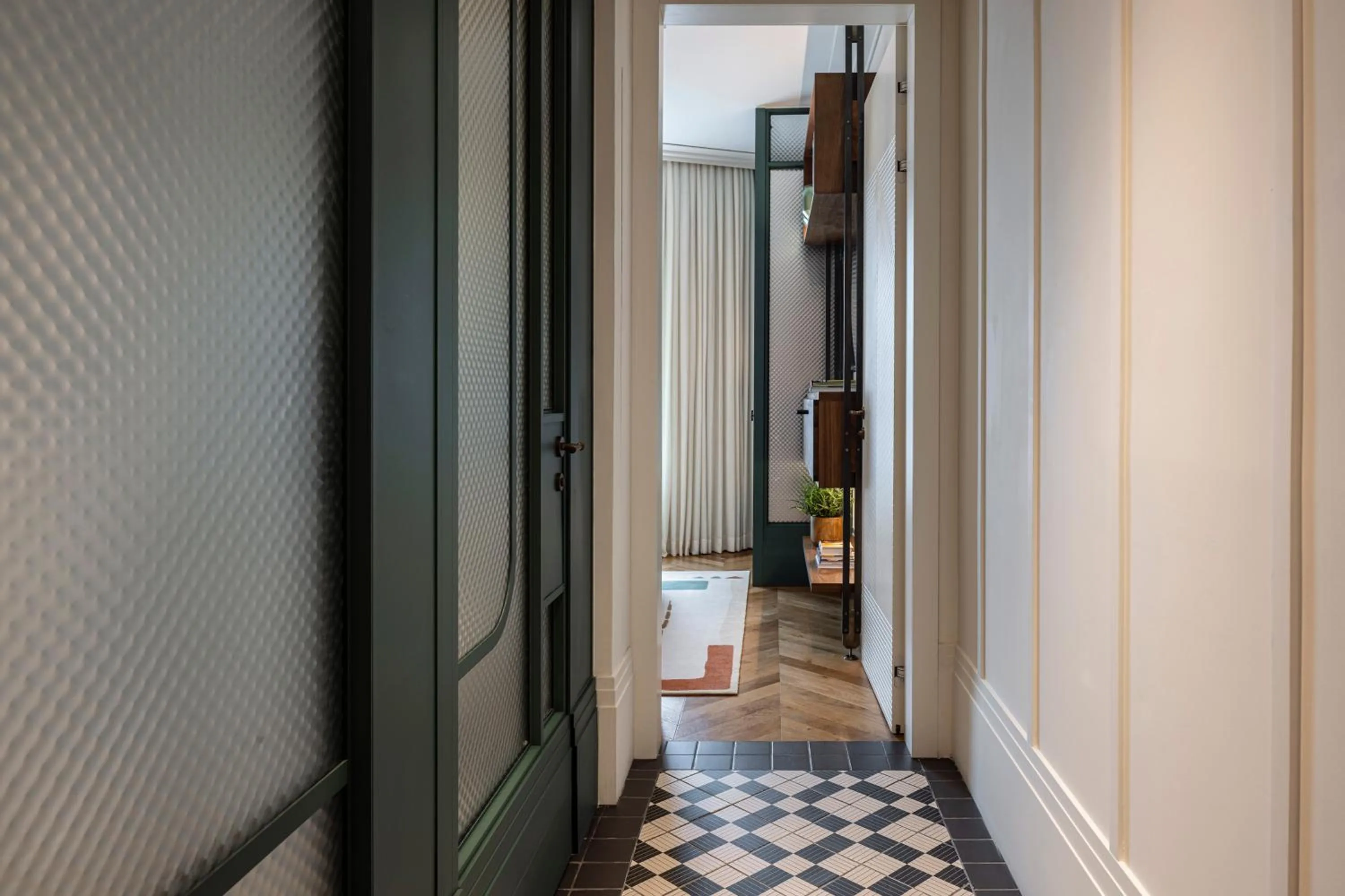 Facade/entrance in The George Tel Aviv