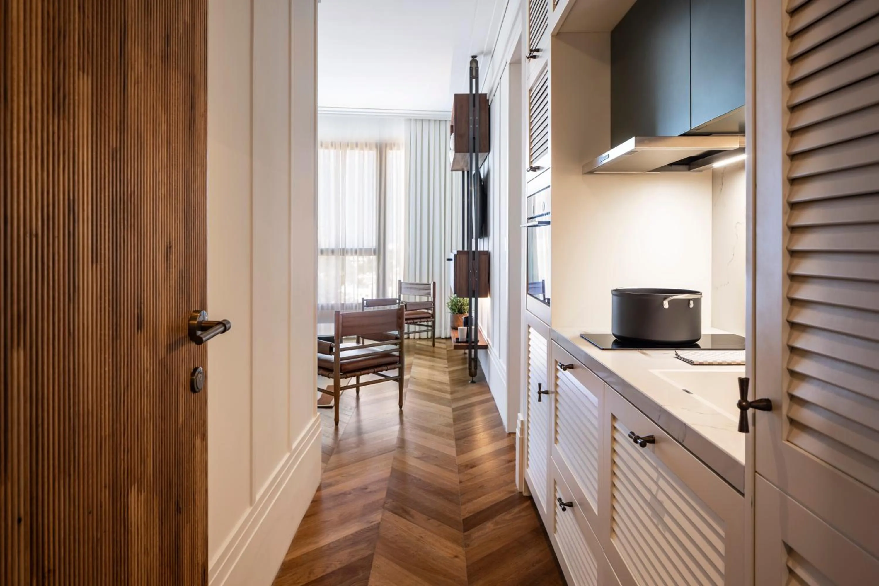 Kitchen or kitchenette in The George Tel Aviv