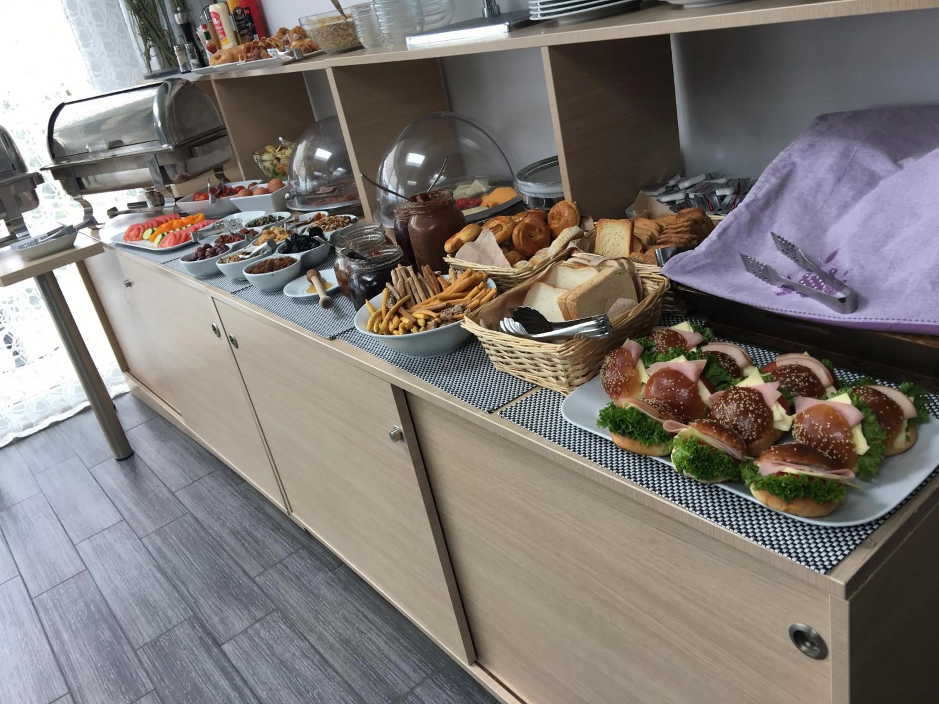 Food and drinks in Loizos Stylish Residences