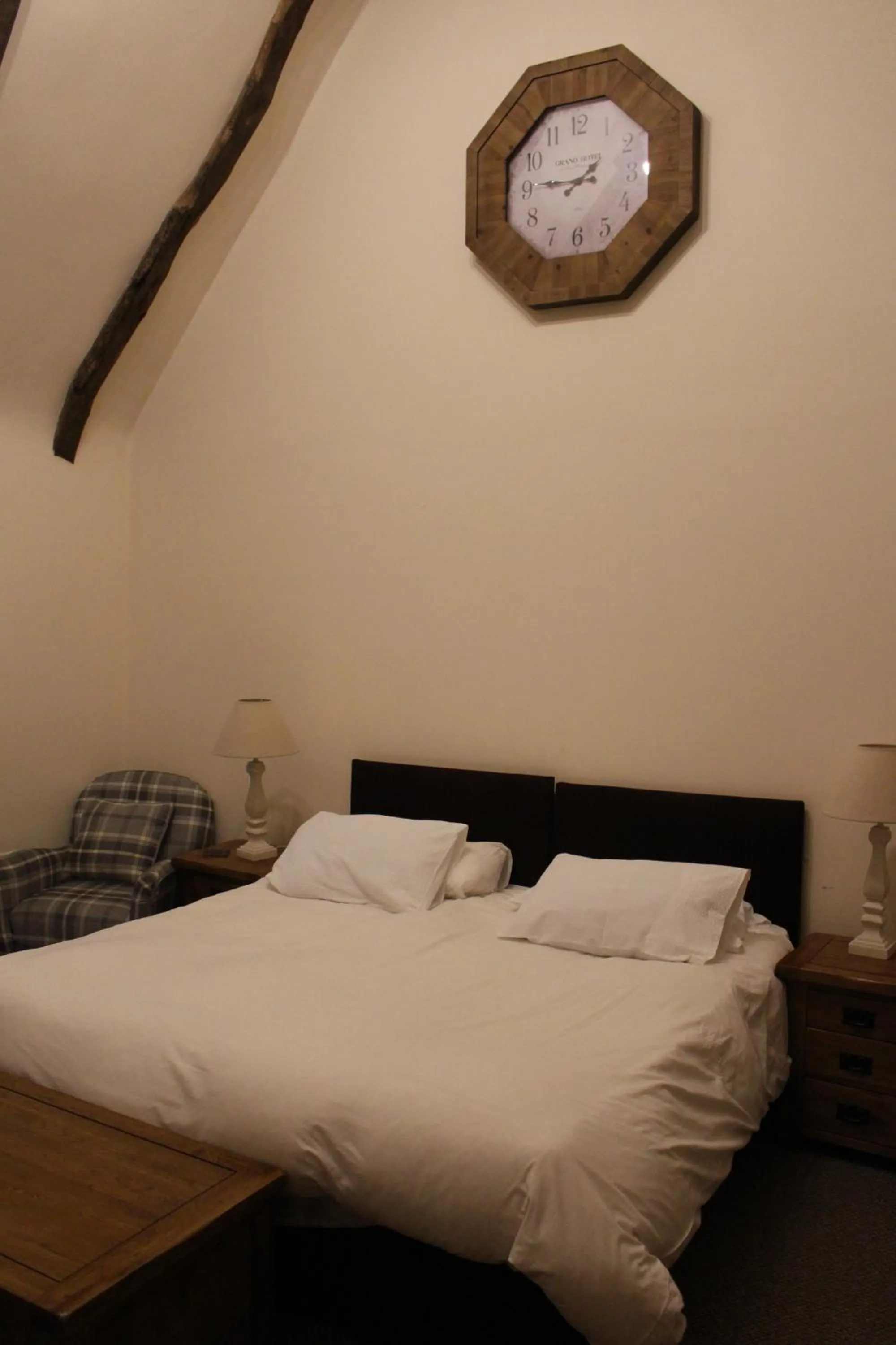 Bedroom, Bed in Palmer's Ale House