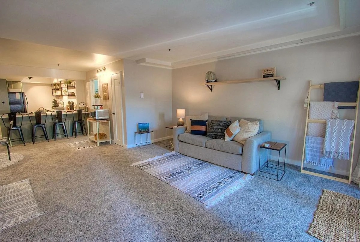 Taste of Burgundy condo