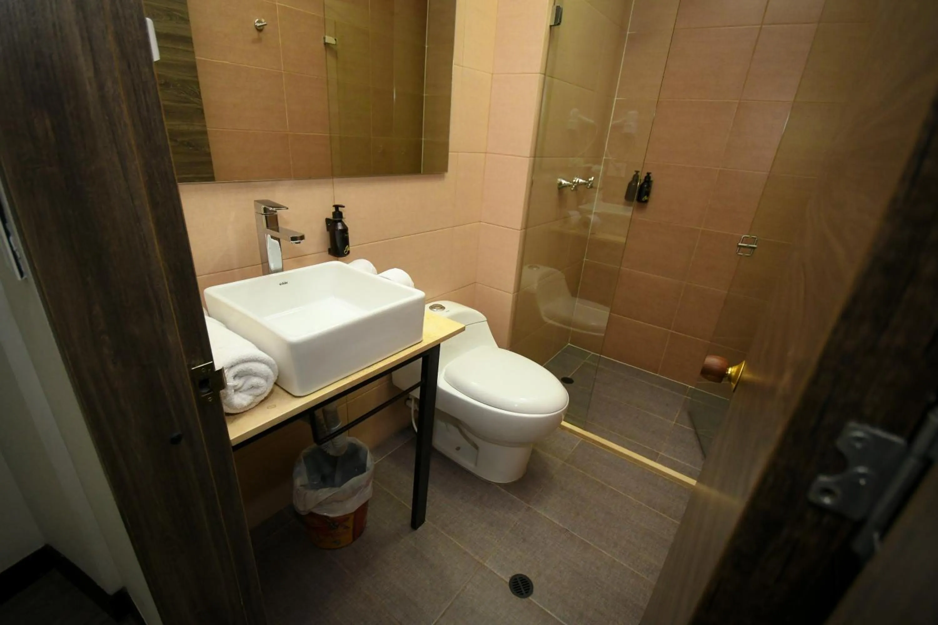 Photo of the whole room in HOTEL AMERICAN VISA CORPORATE