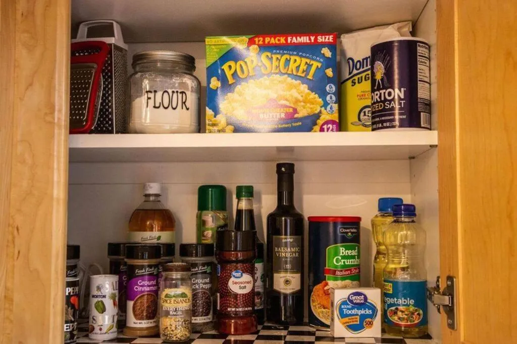 Kitchen or kitchenette in Hilltop Hideaway - 3BDR in Downtown London, KY