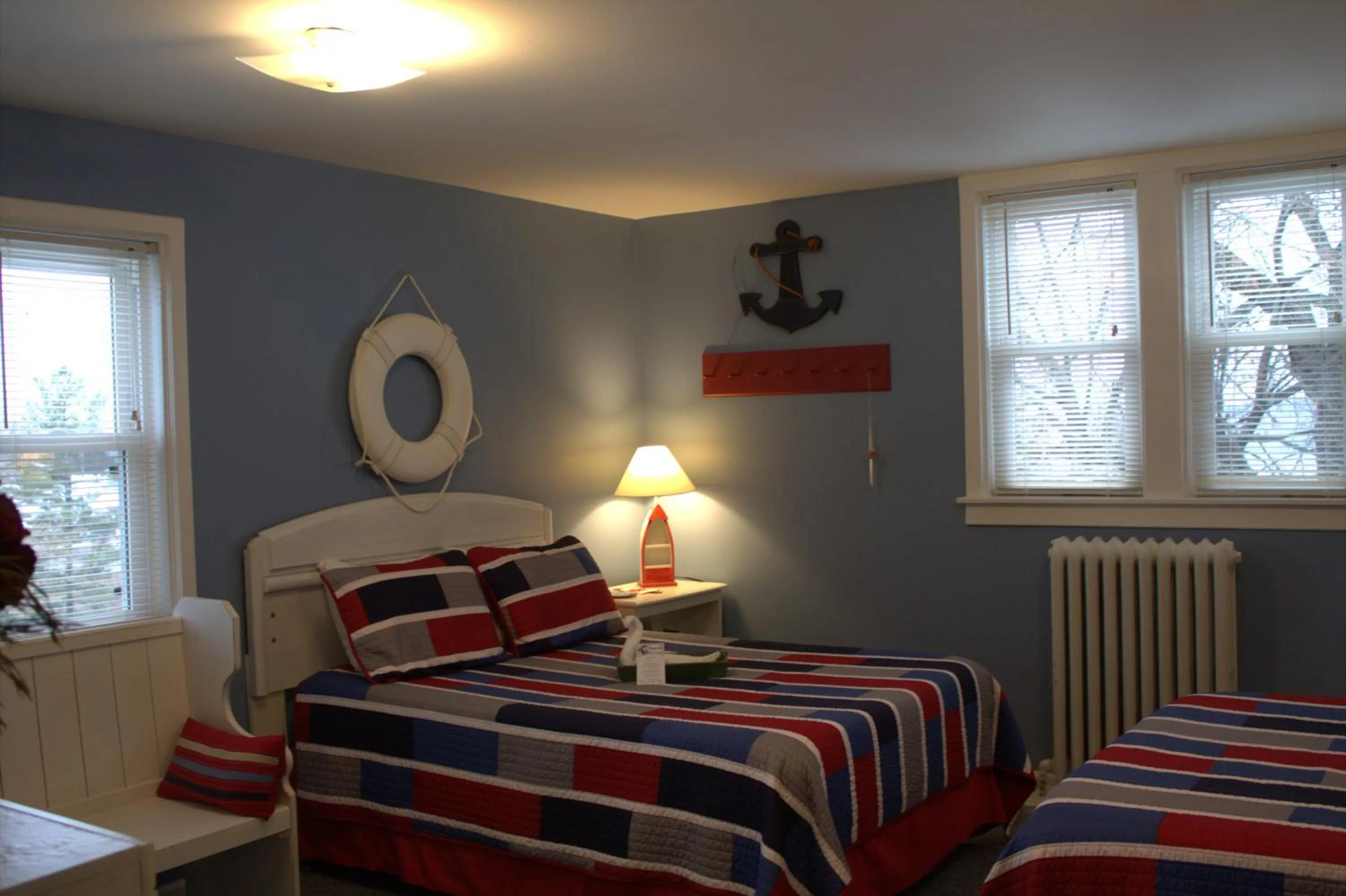 Bedroom, Bed in Chateau Country Inn and Captain's Cottage
