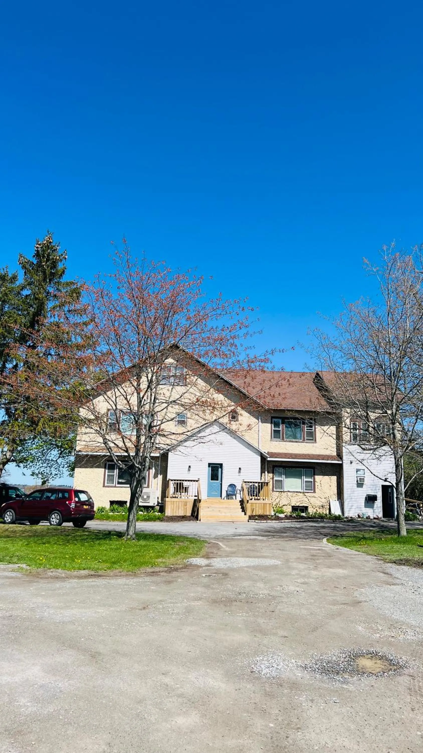 Chateau Country Inn and Captain's Cottage