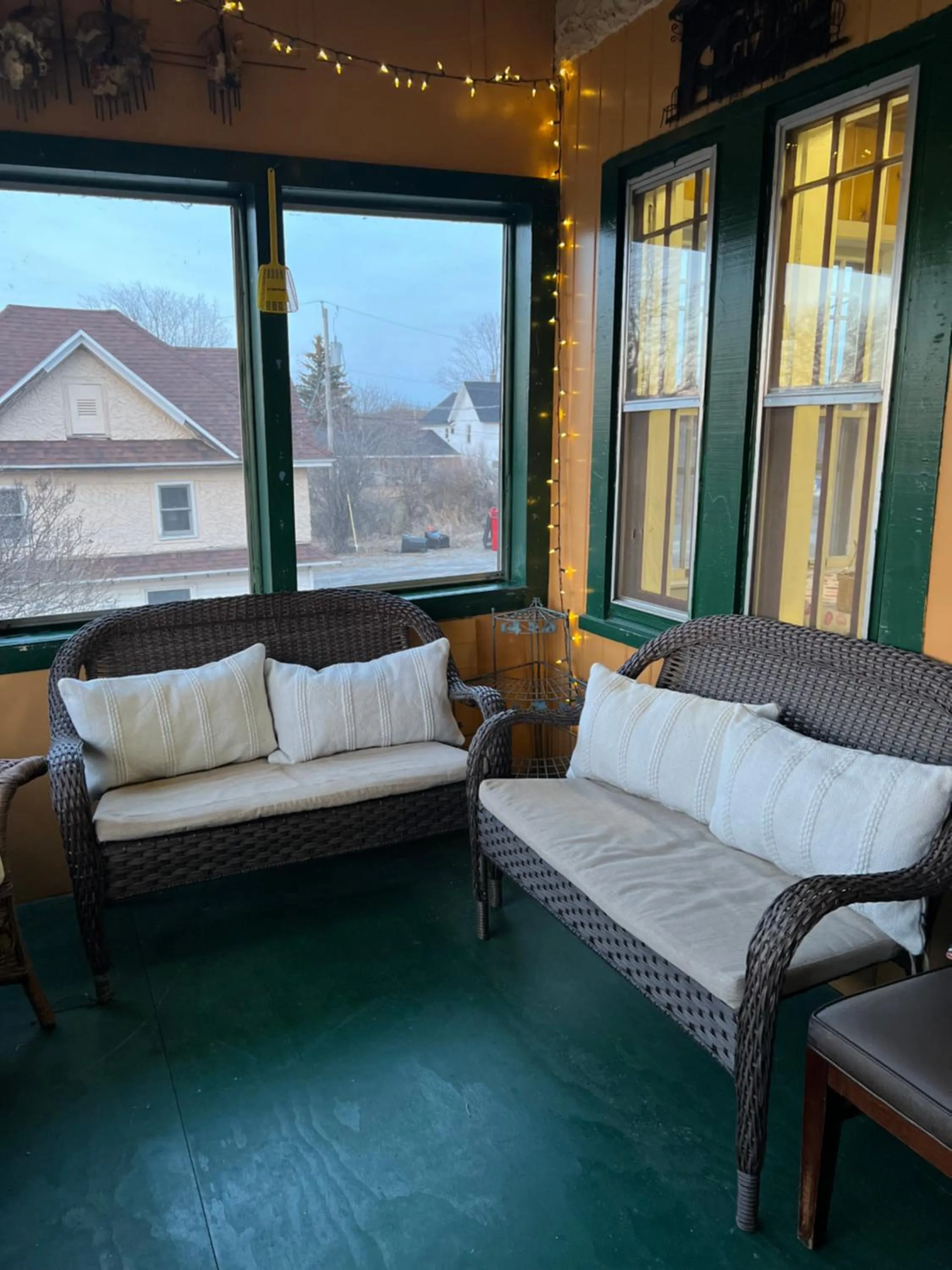 Chateau Country Inn and Captain's Cottage