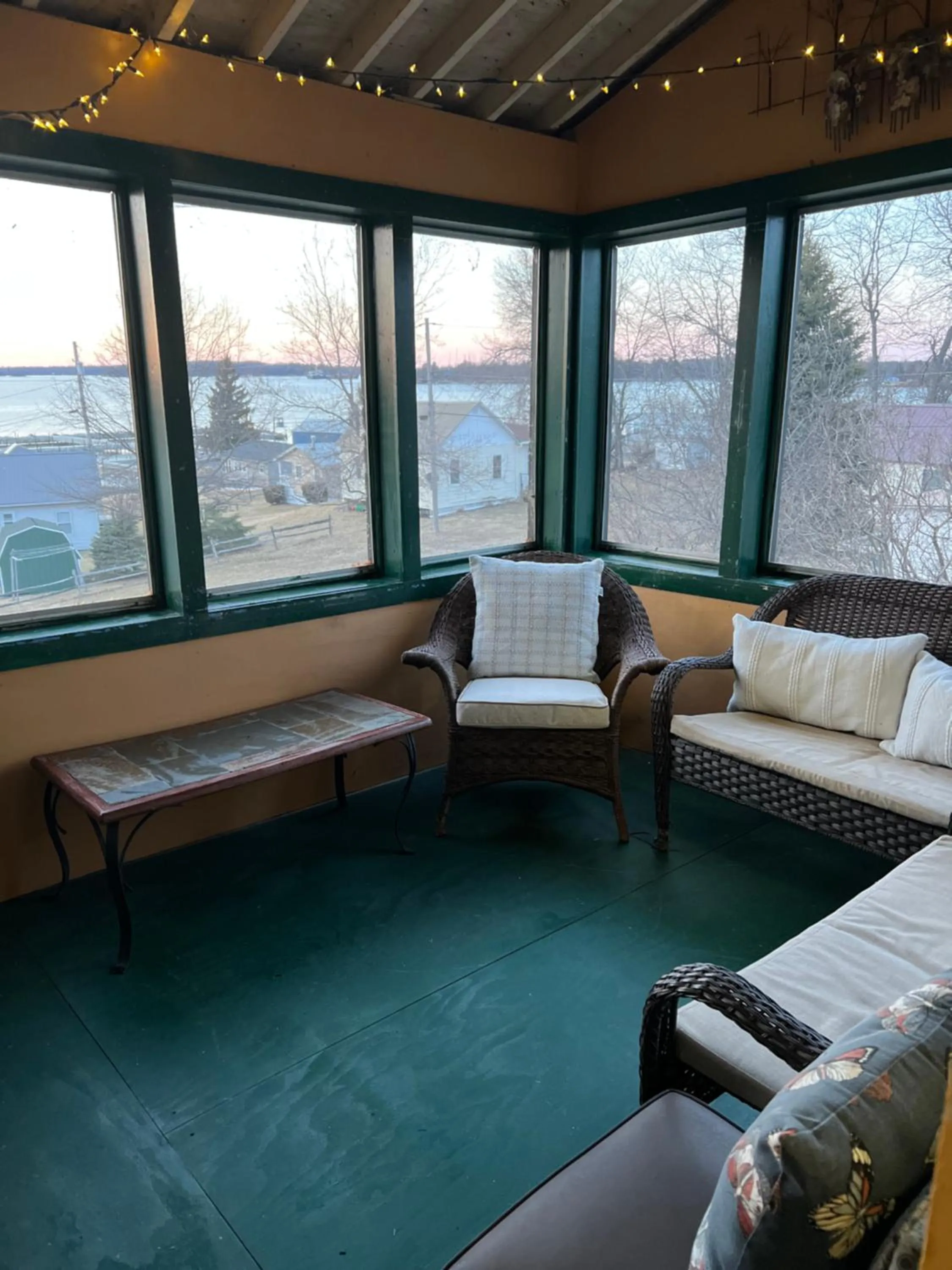 Chateau Country Inn and Captain's Cottage