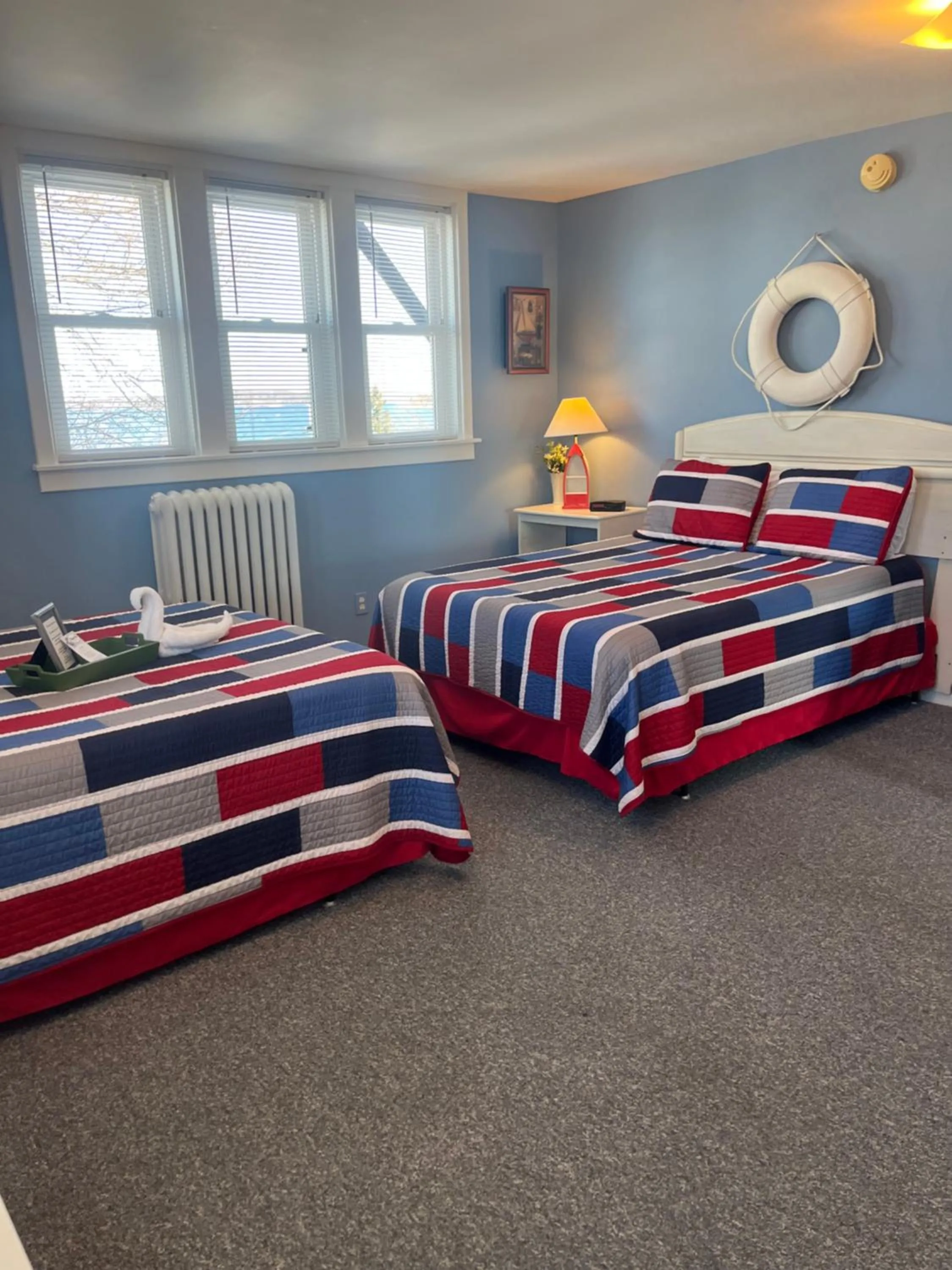 Bedroom, Bed in Chateau Country Inn and Captain's Cottage