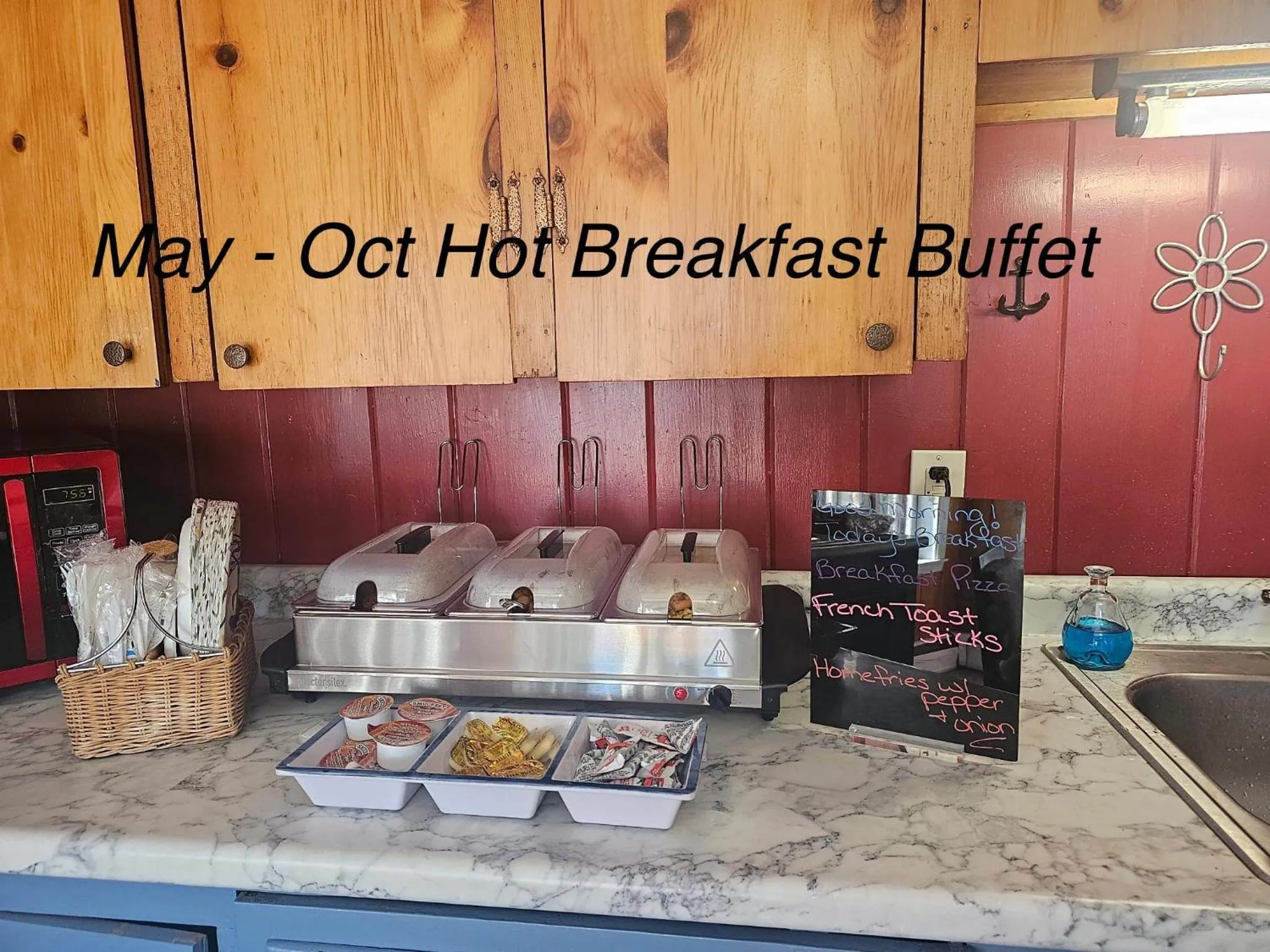 Buffet breakfast in Chateau Country Inn and Captain's Cottage