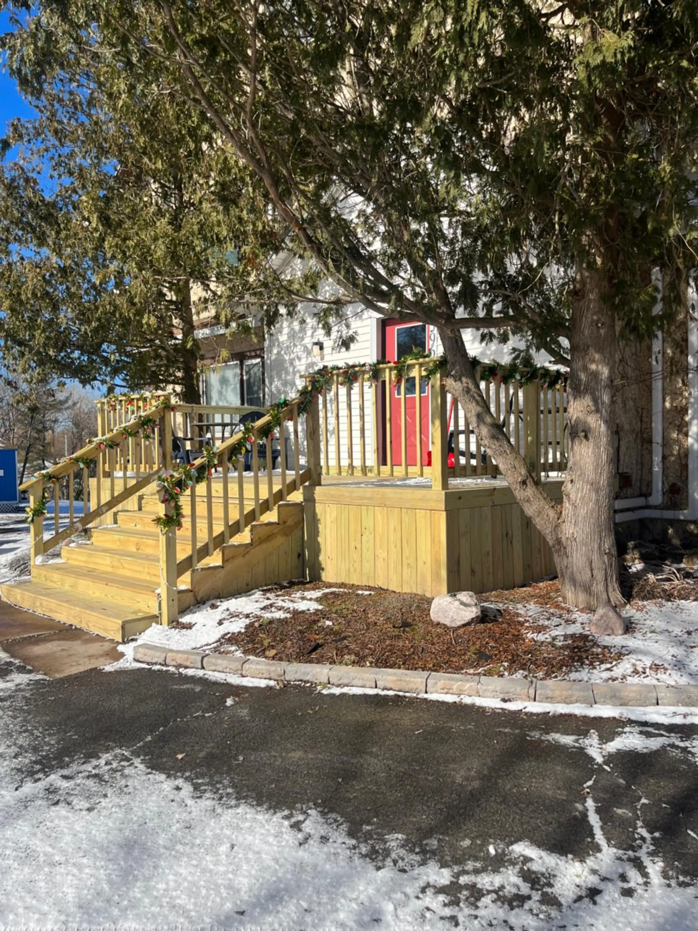 Property building in Chateau Country Inn and Captain's Cottage
