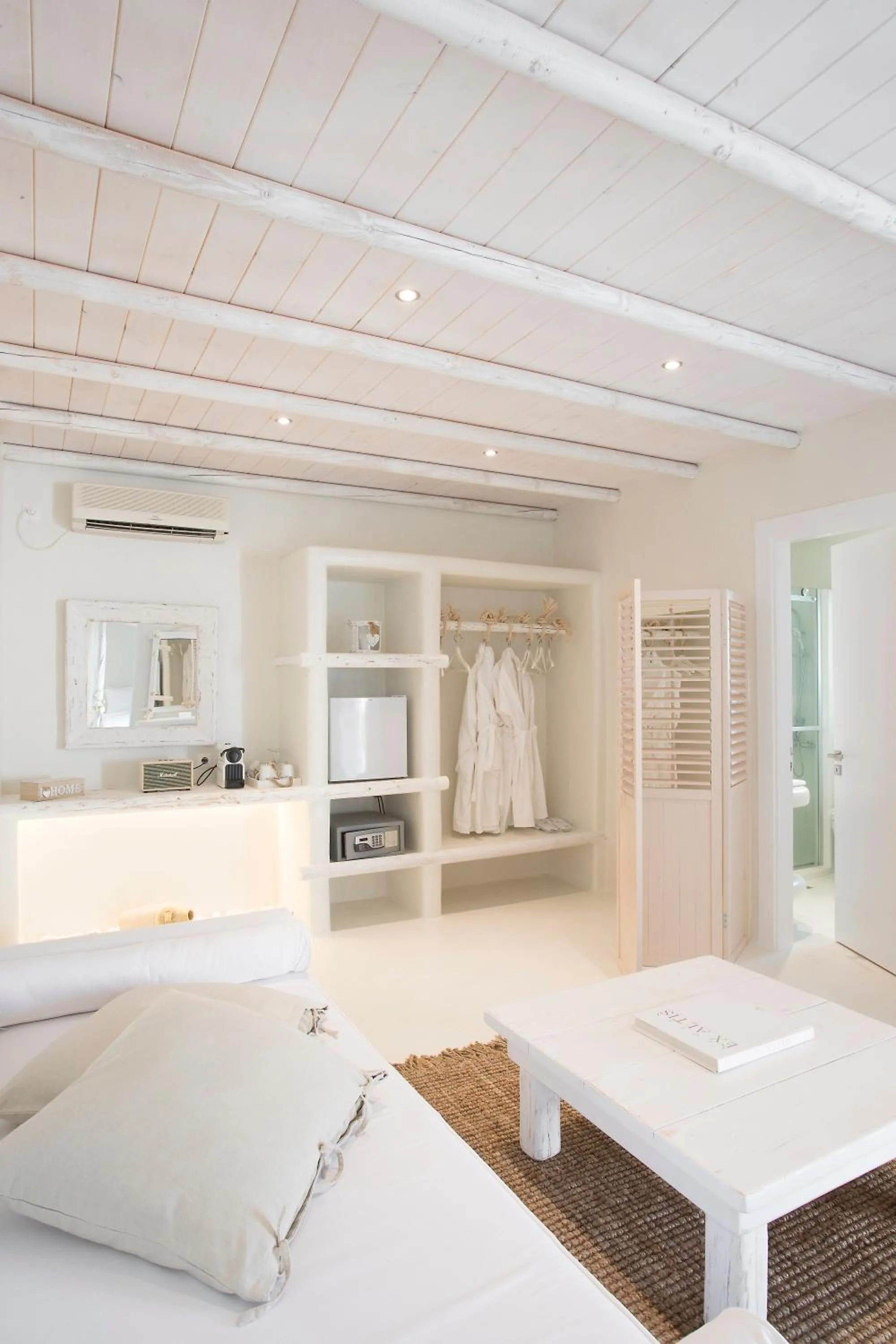 Living room, Bed in Paros Palace - Adults Only