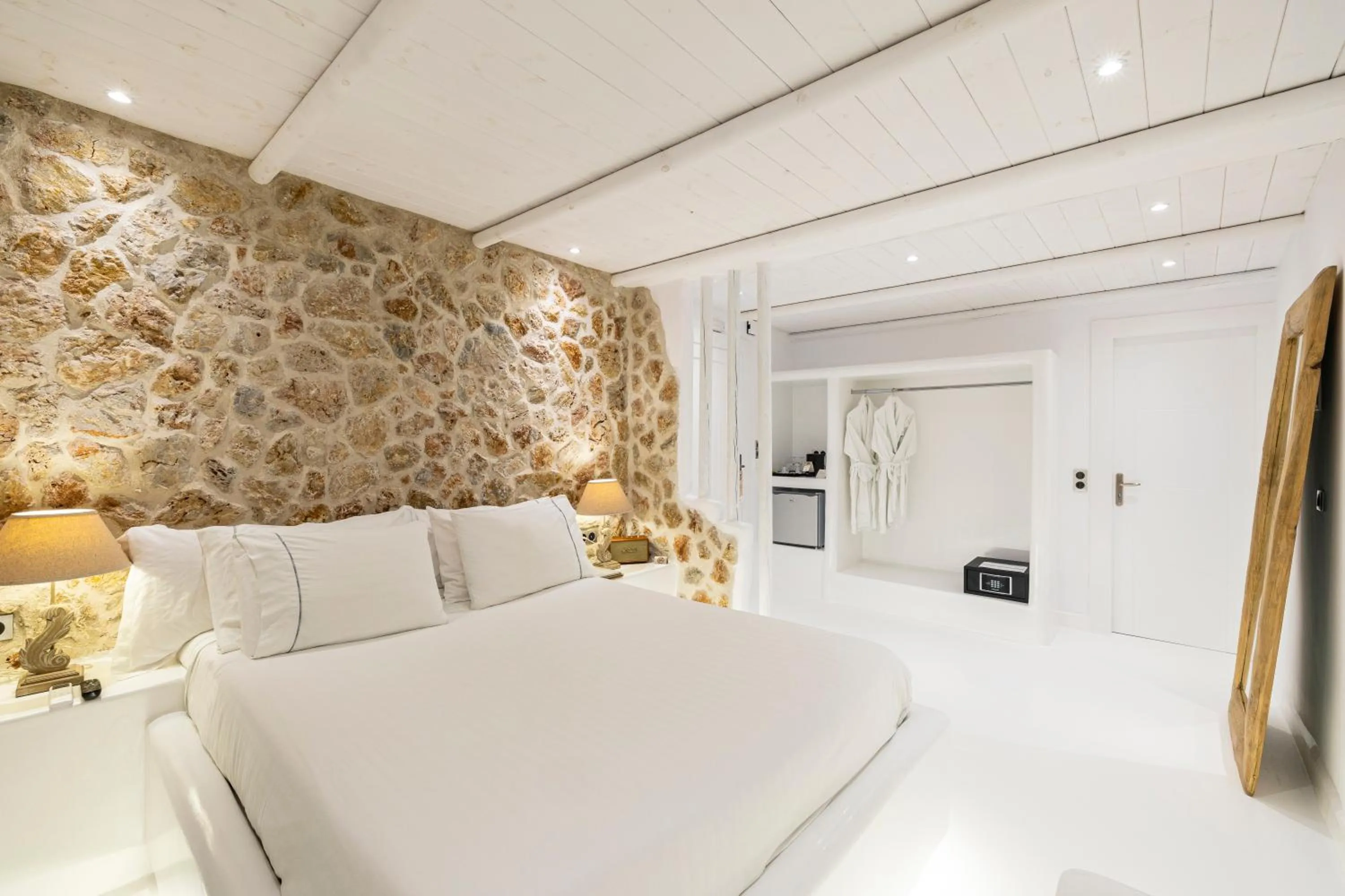 Bedroom, Bed in Paros Palace - Adults Only