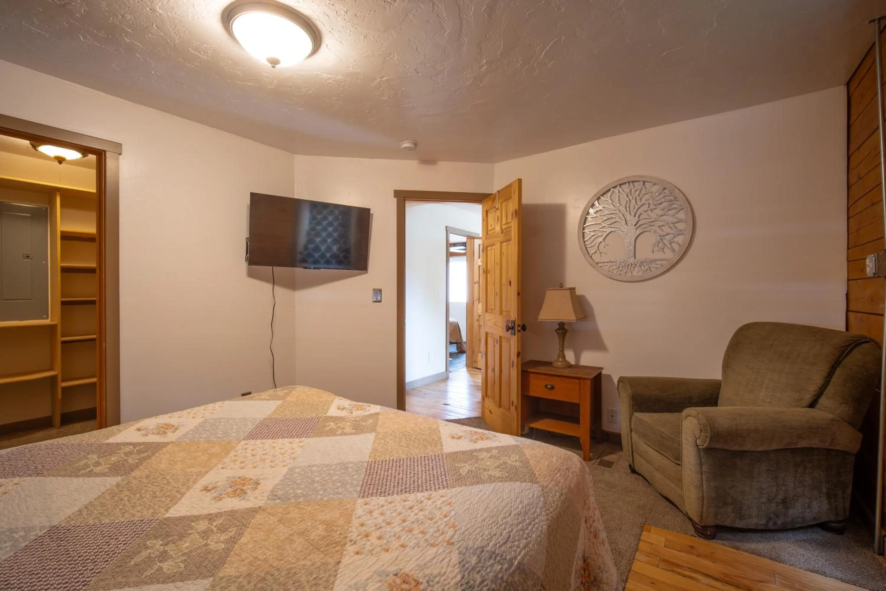 Bed in Alpine Lodge Hotel