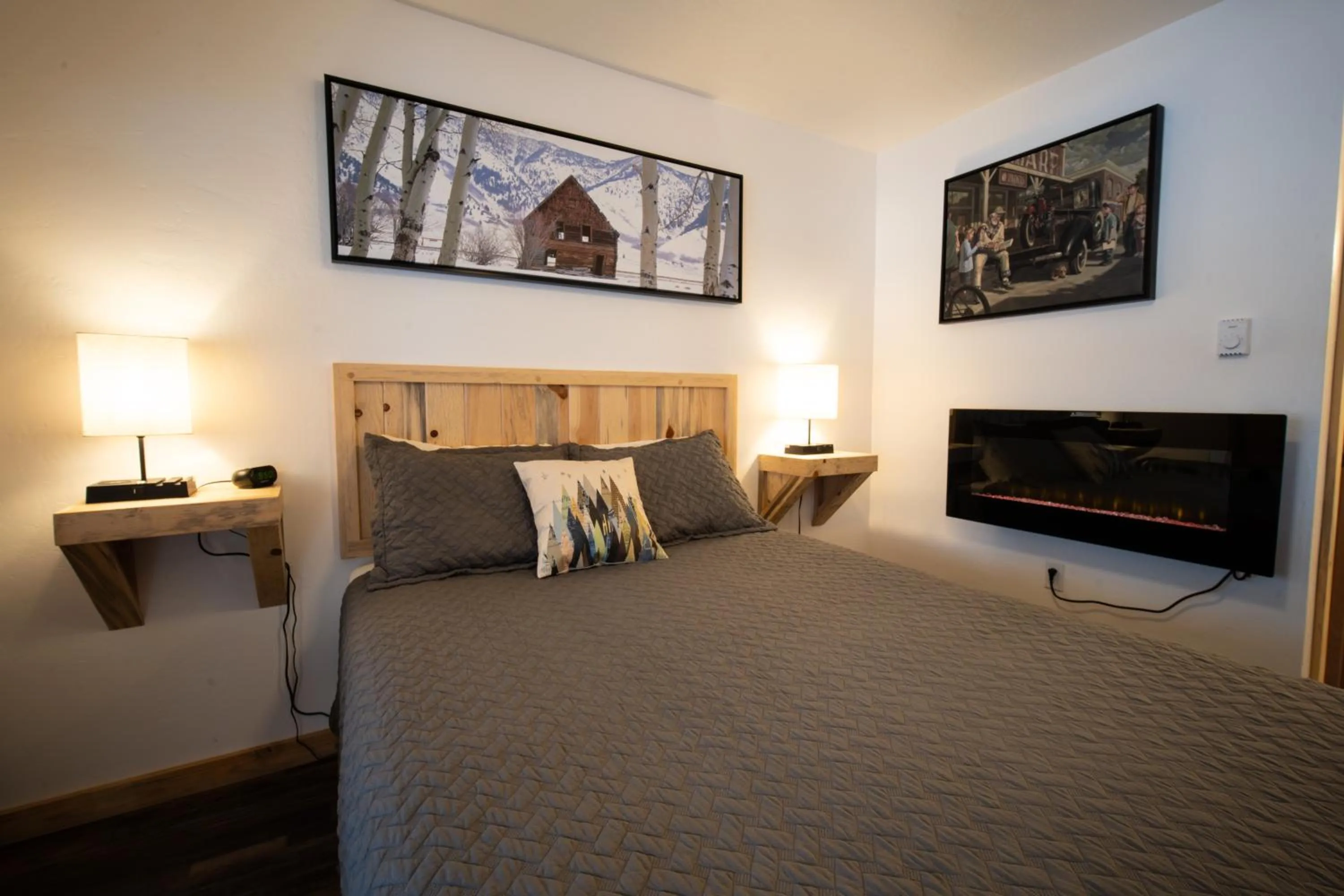 Bed in Alpine Lodge Hotel