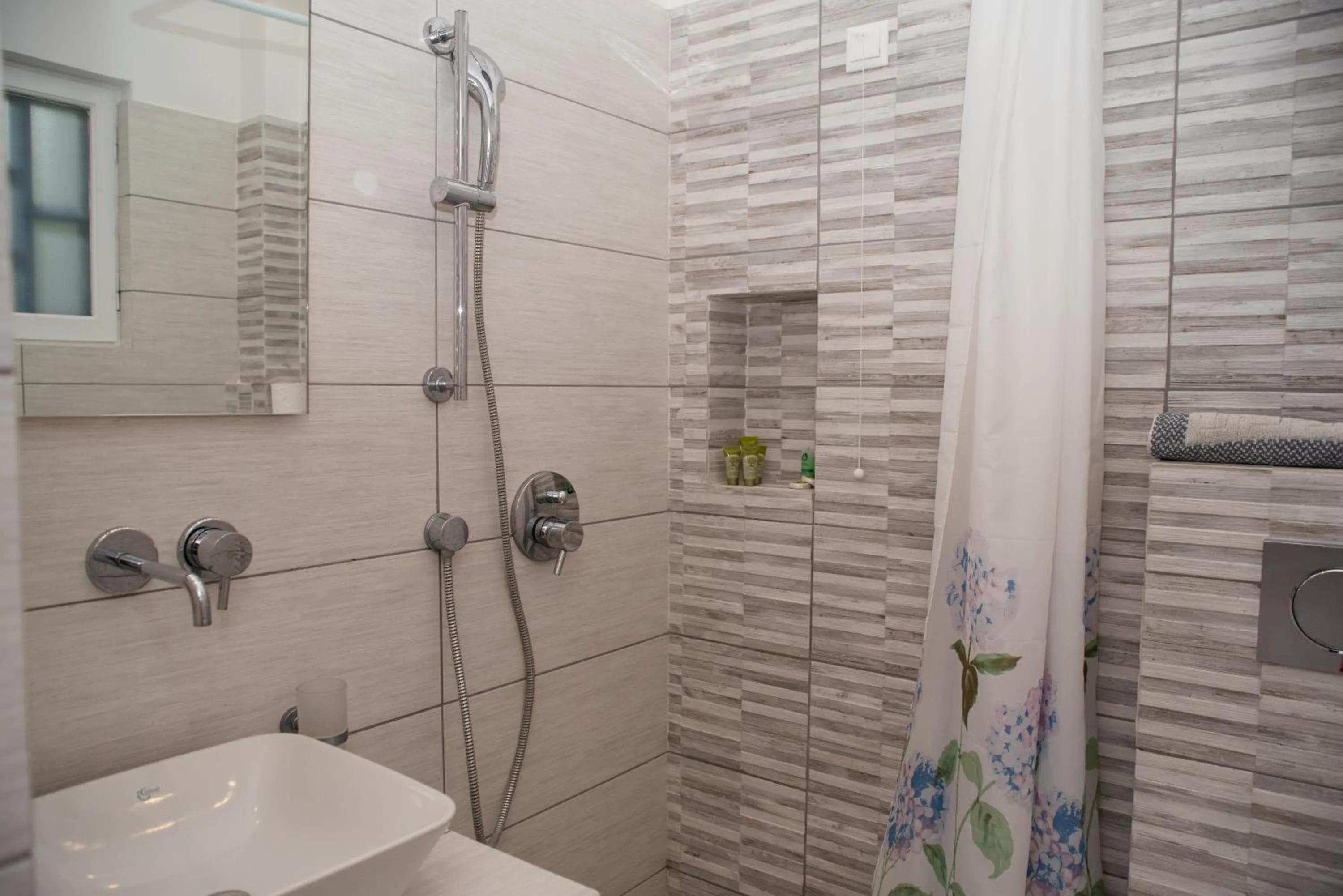 Shower in Adonis Hotel Naxos