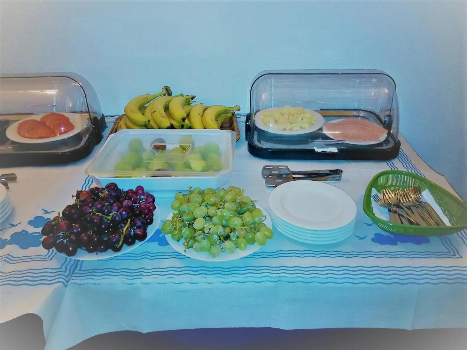 Food and drinks in Adonis Hotel Naxos