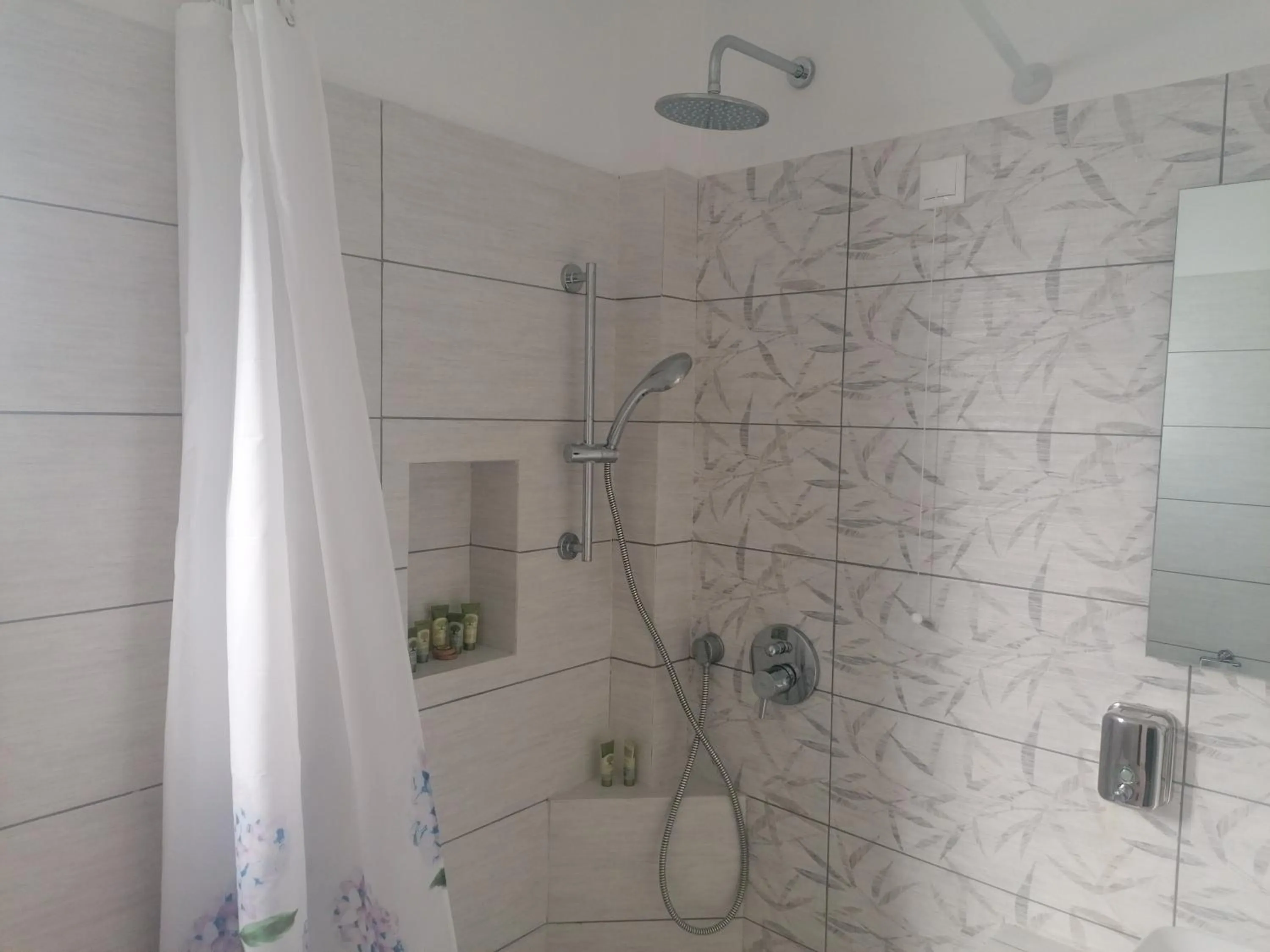 Shower in Adonis Hotel Naxos