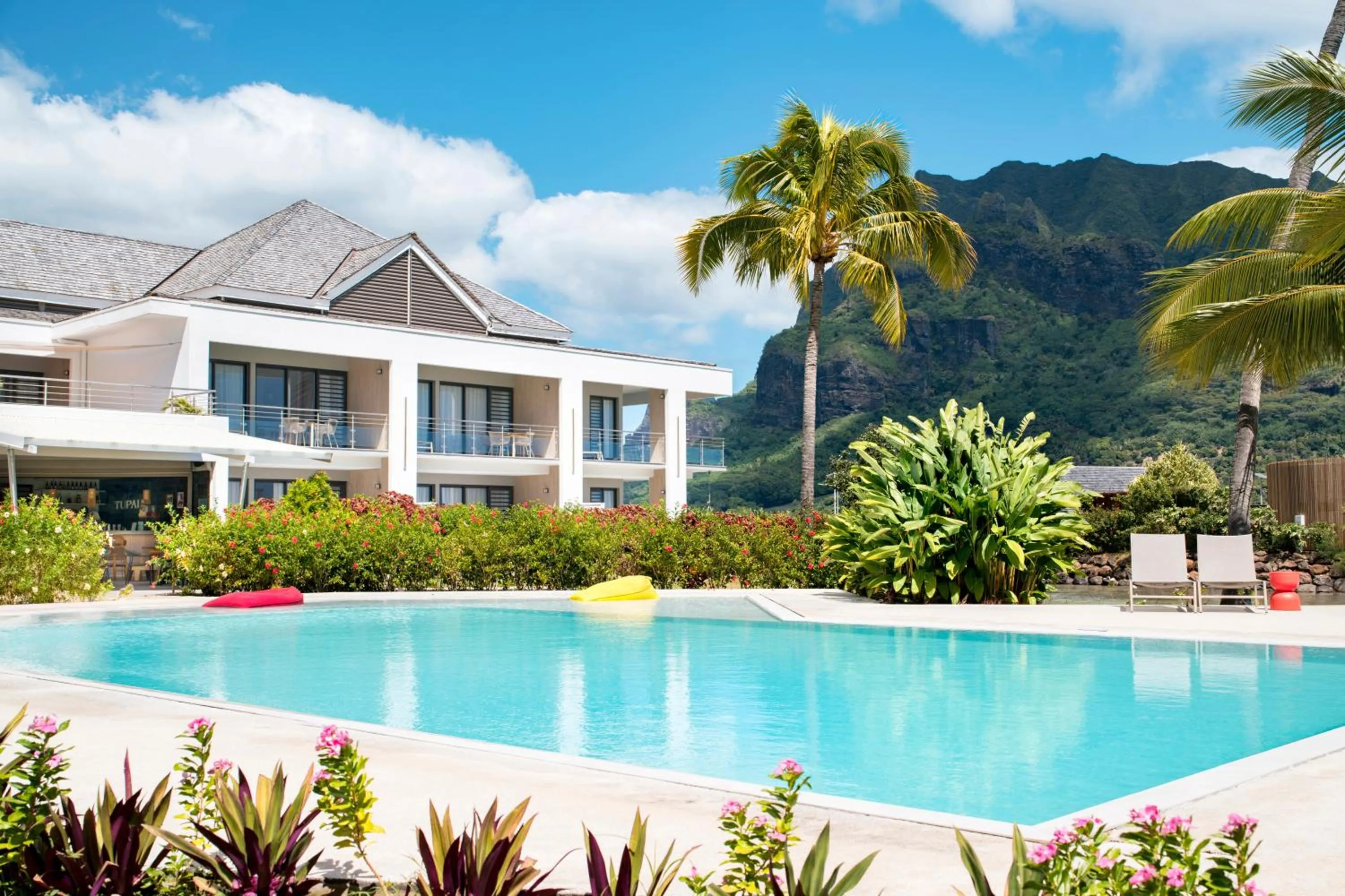 Property building in Cook's Bay Hotel & Suites