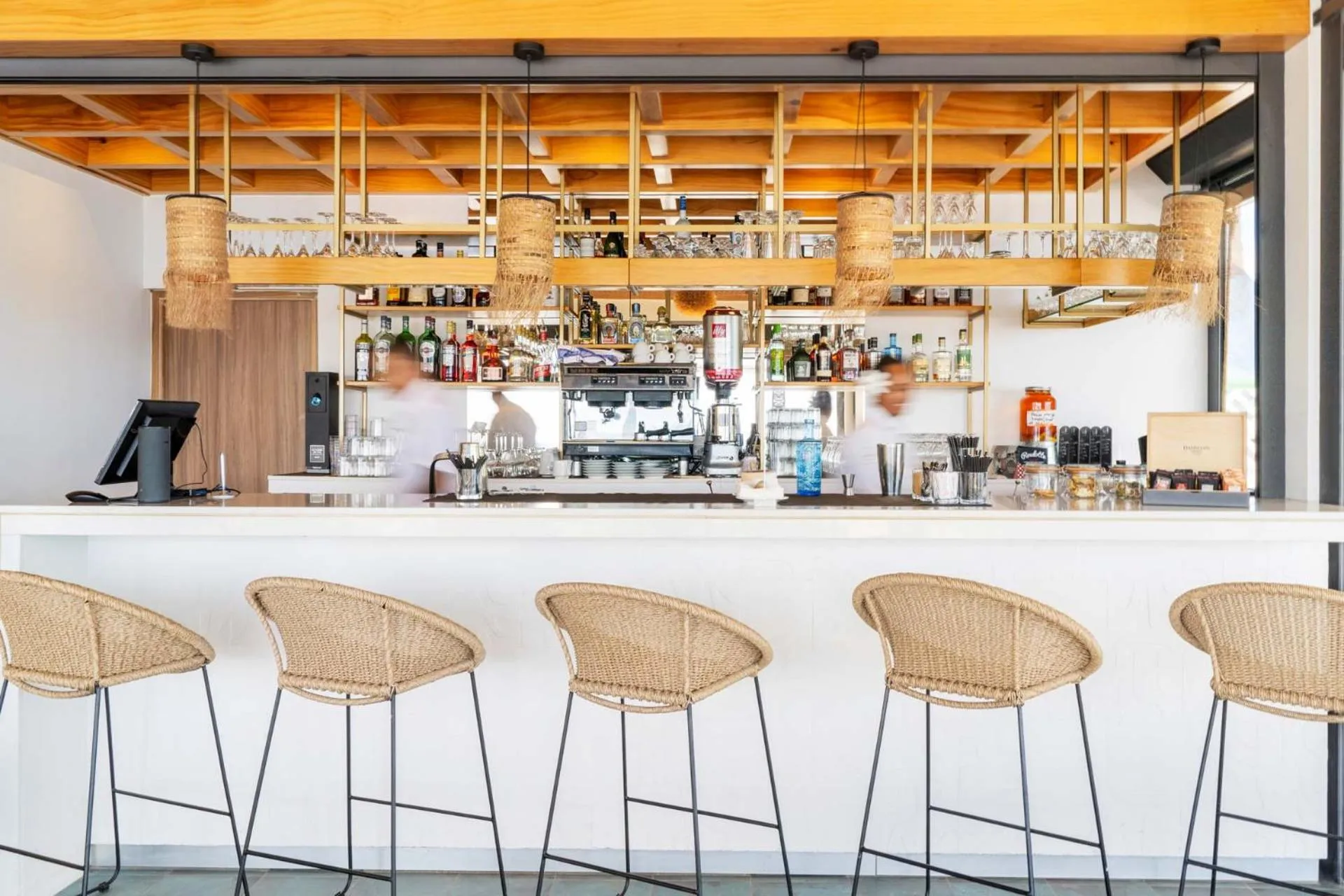 Lounge or bar in Cook's Bay Hotel & Suites