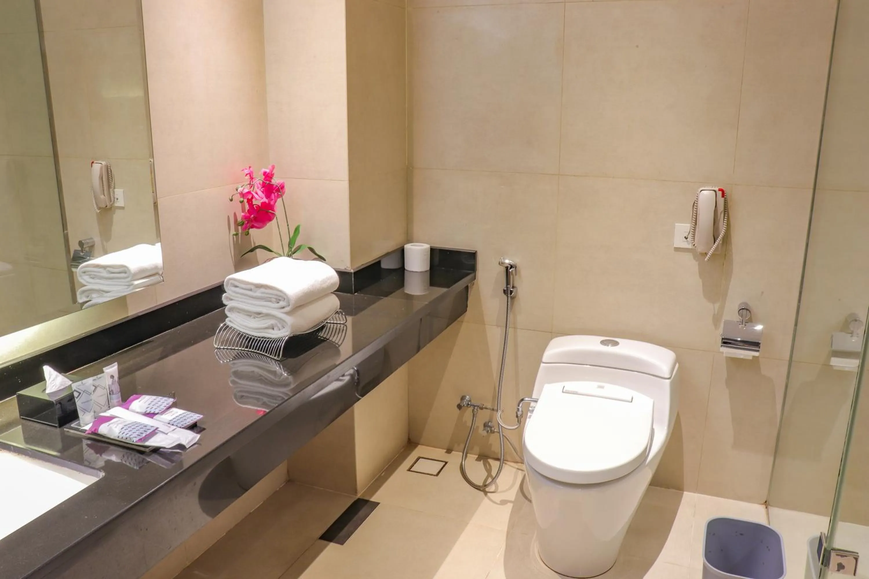 Bathroom in FUGO Hotel Banjarmasin