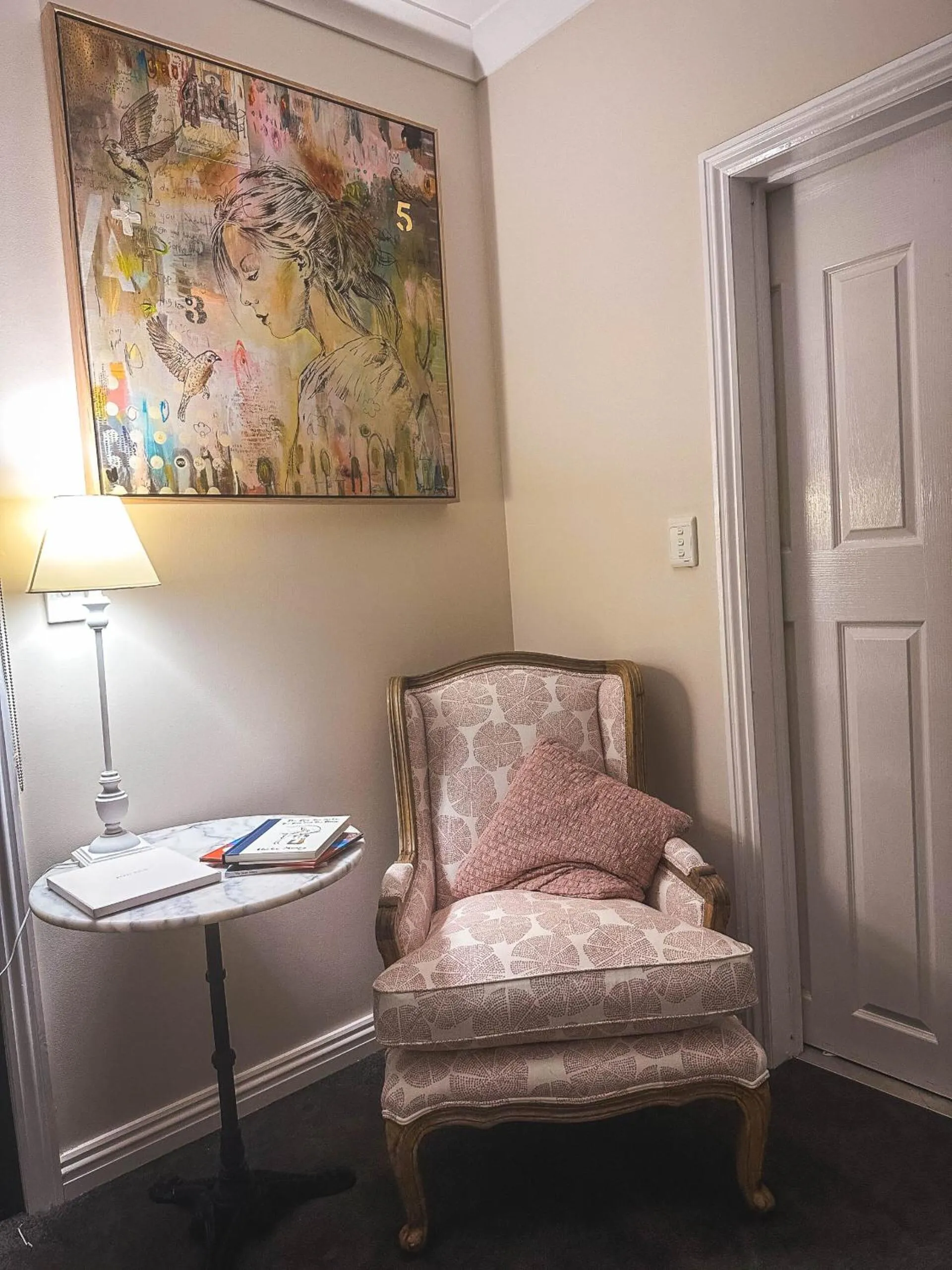 Seating area in Tell Tales Bed & Breakfast