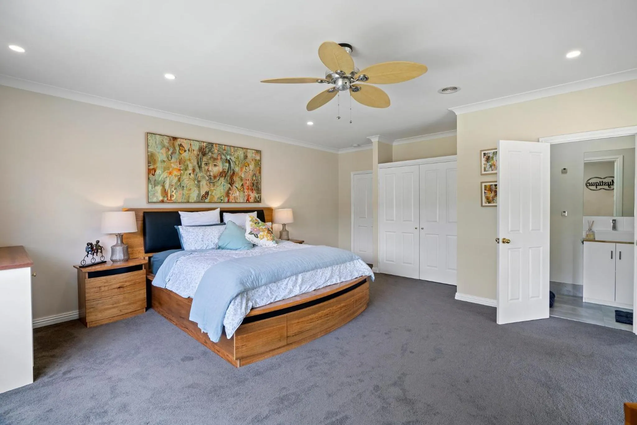 Photo of the whole room, Bed in Tell Tales Bed & Breakfast