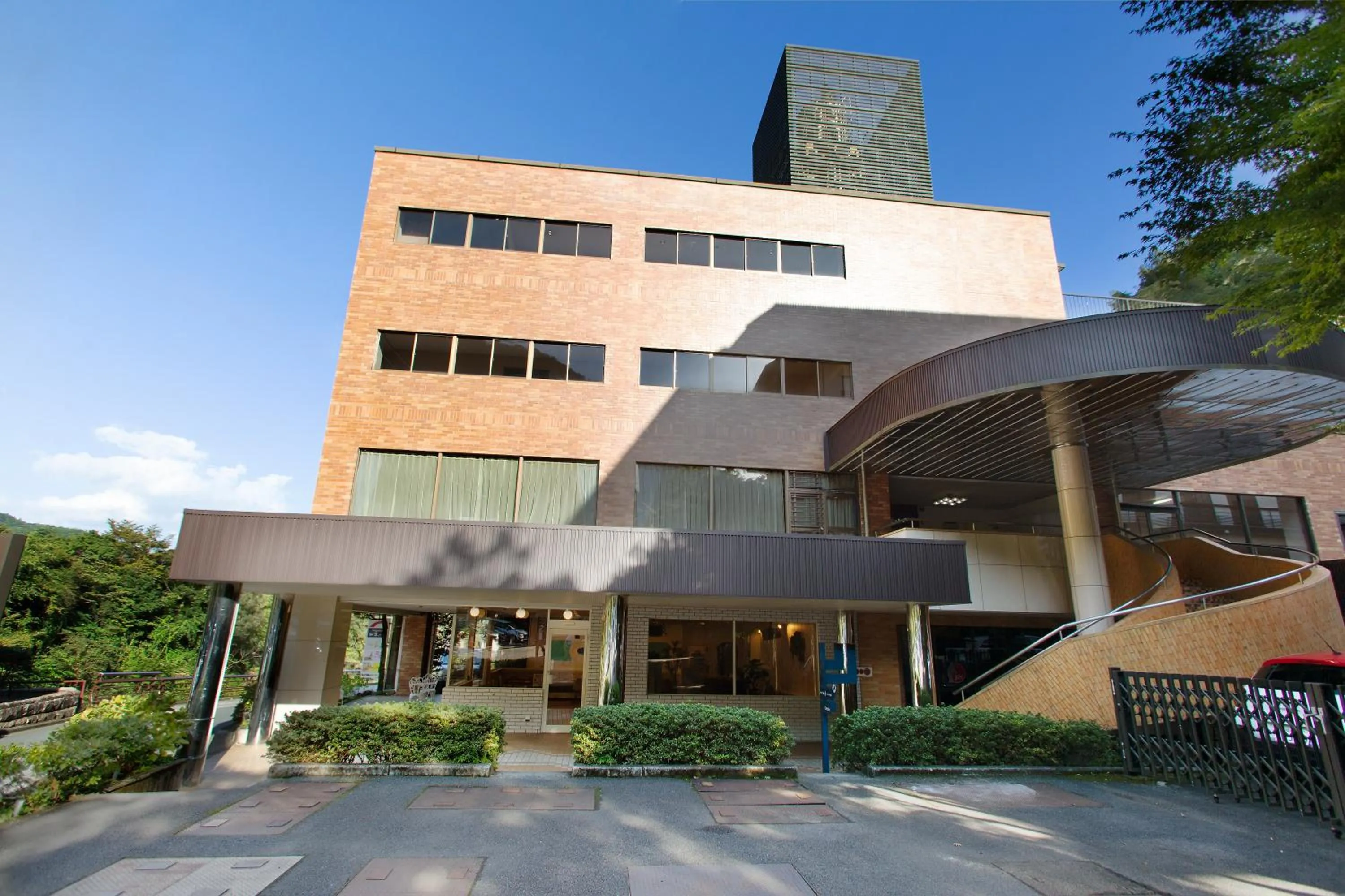 Property building in Senkei Plaza