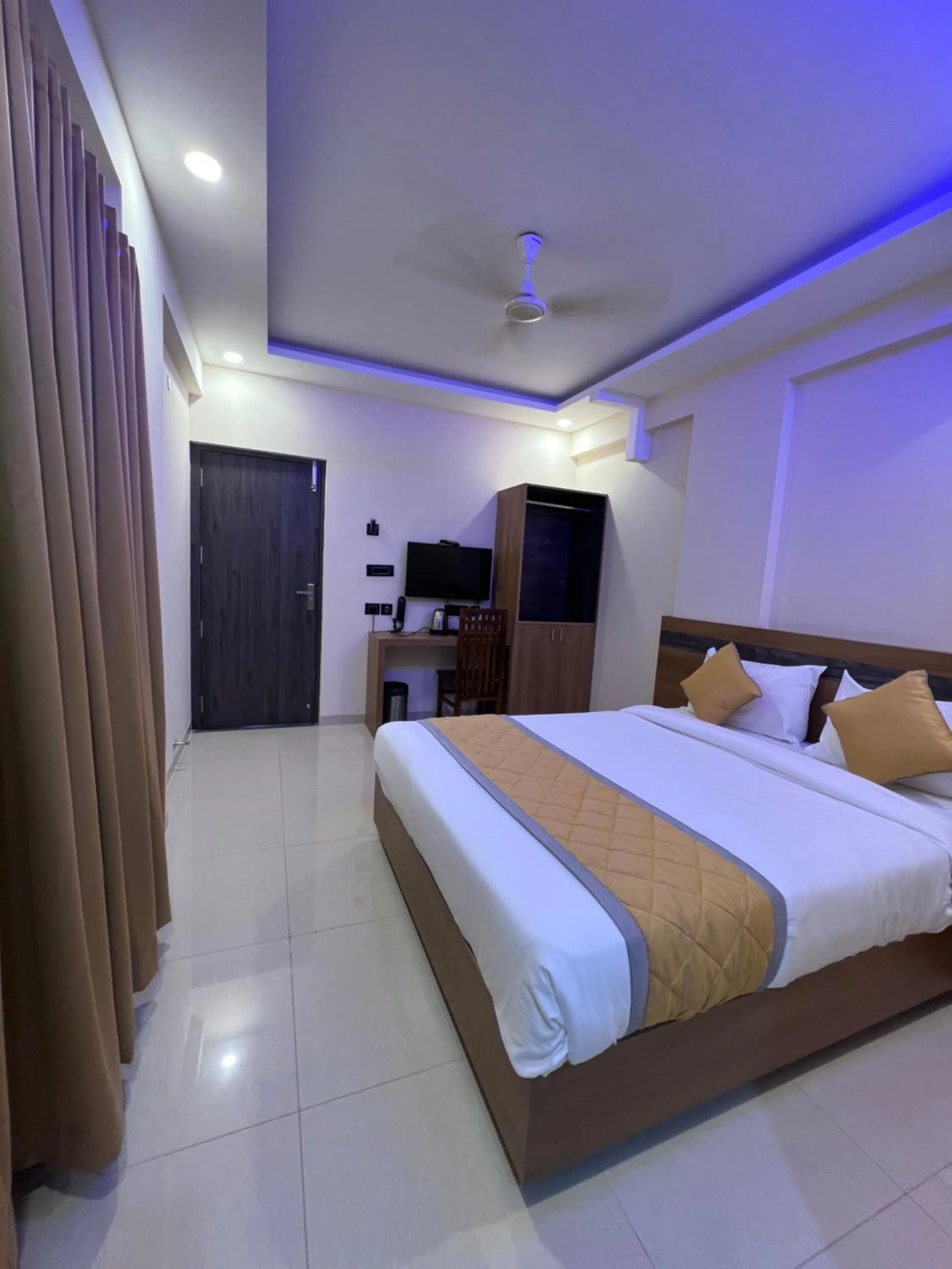 Bedroom, Bed in Hotel Mangalore Stay INN