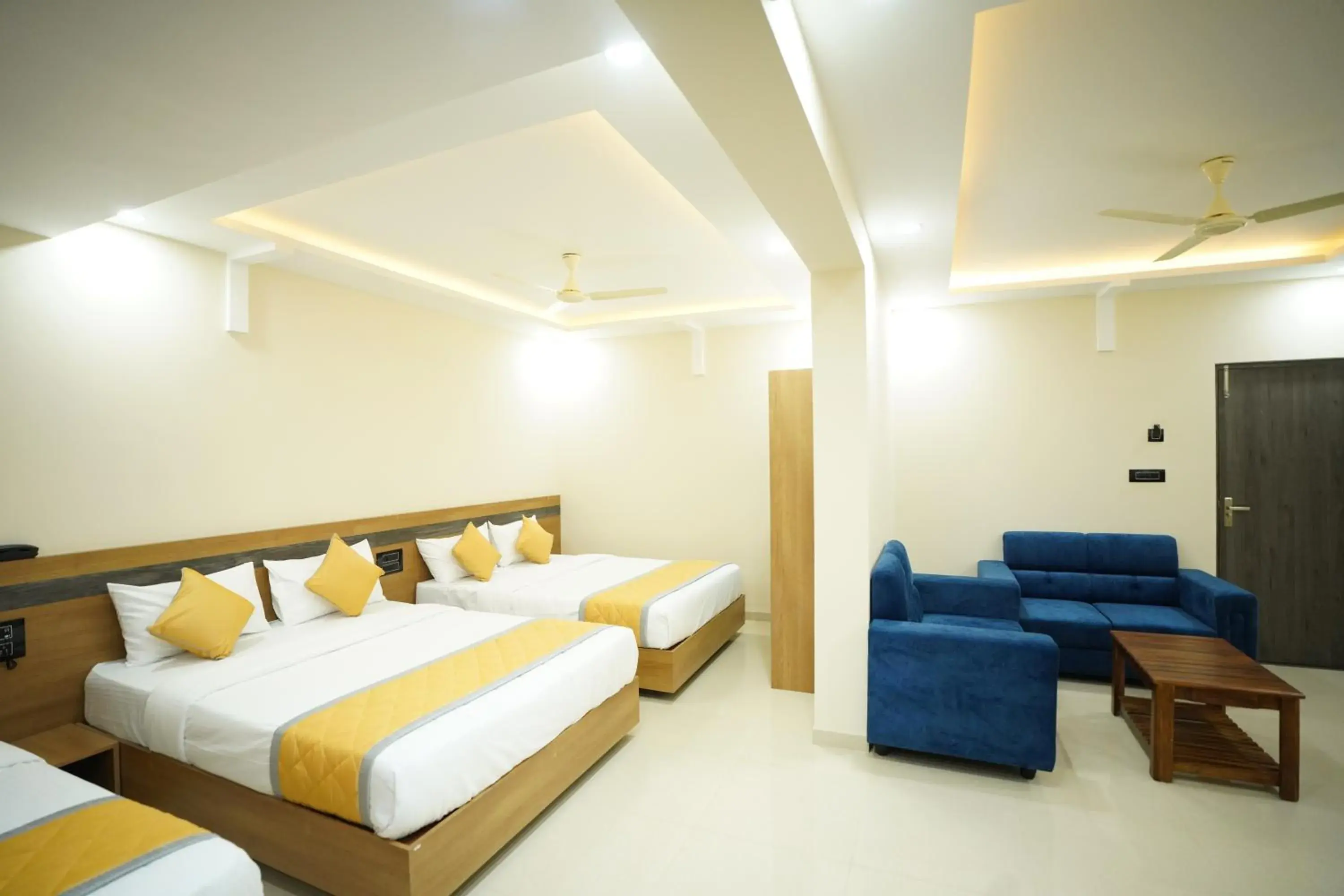 Deluxe Family Room in Hotel Mangalore Stay INN Deluxe Family Room in Hotel Mangalore Stay INN