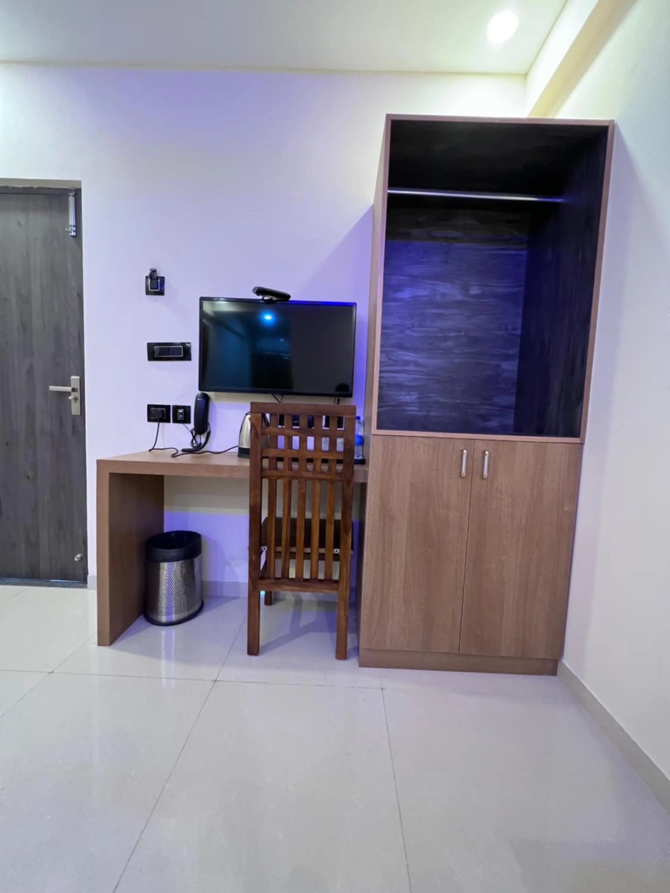 TV and multimedia in Hotel Mangalore Stay INN