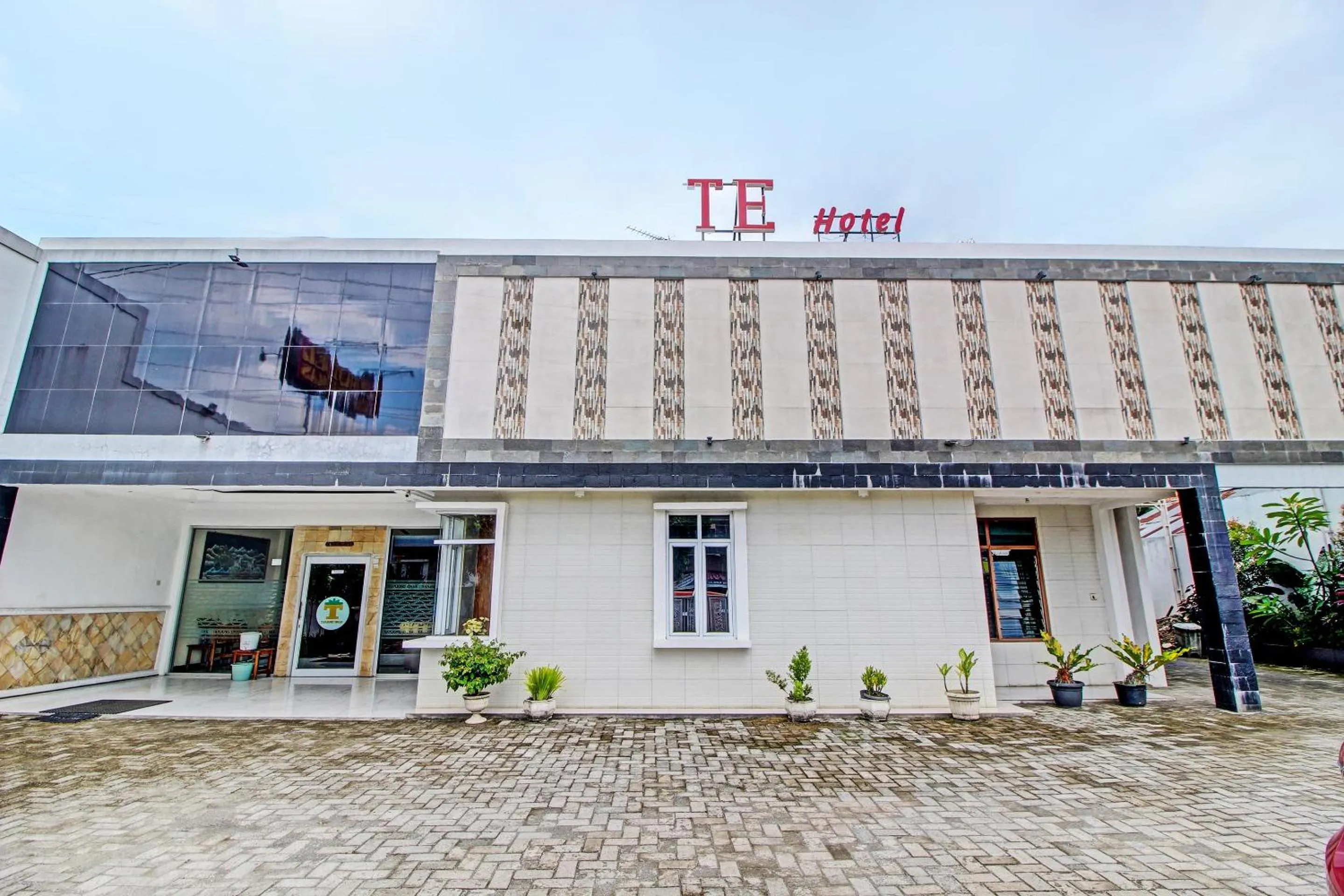 Facade/entrance in Collection O 92242 Hotel Tanjung Emas