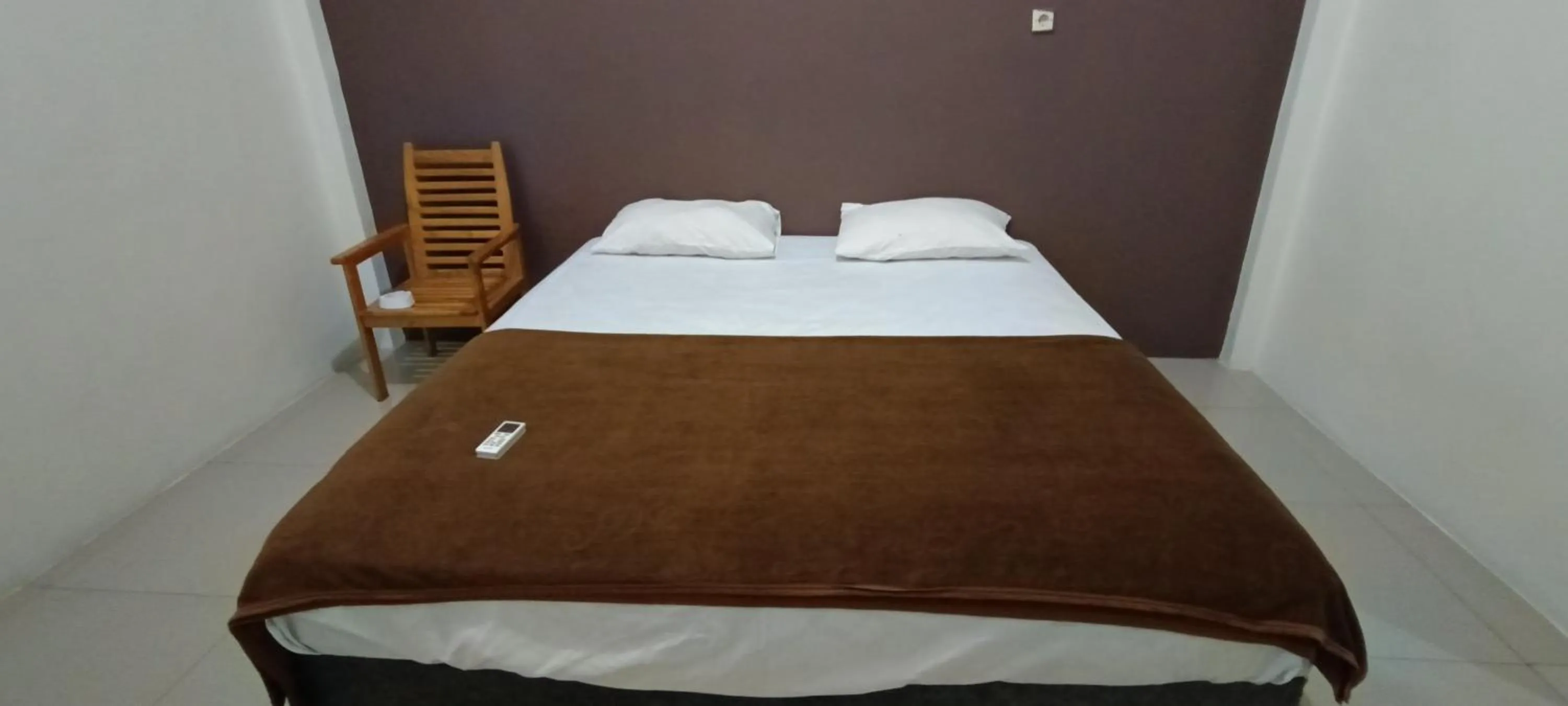 Bedroom, Bed in Hotel O Fanilly Guest House MarabahanNearJembatan Rumpiang