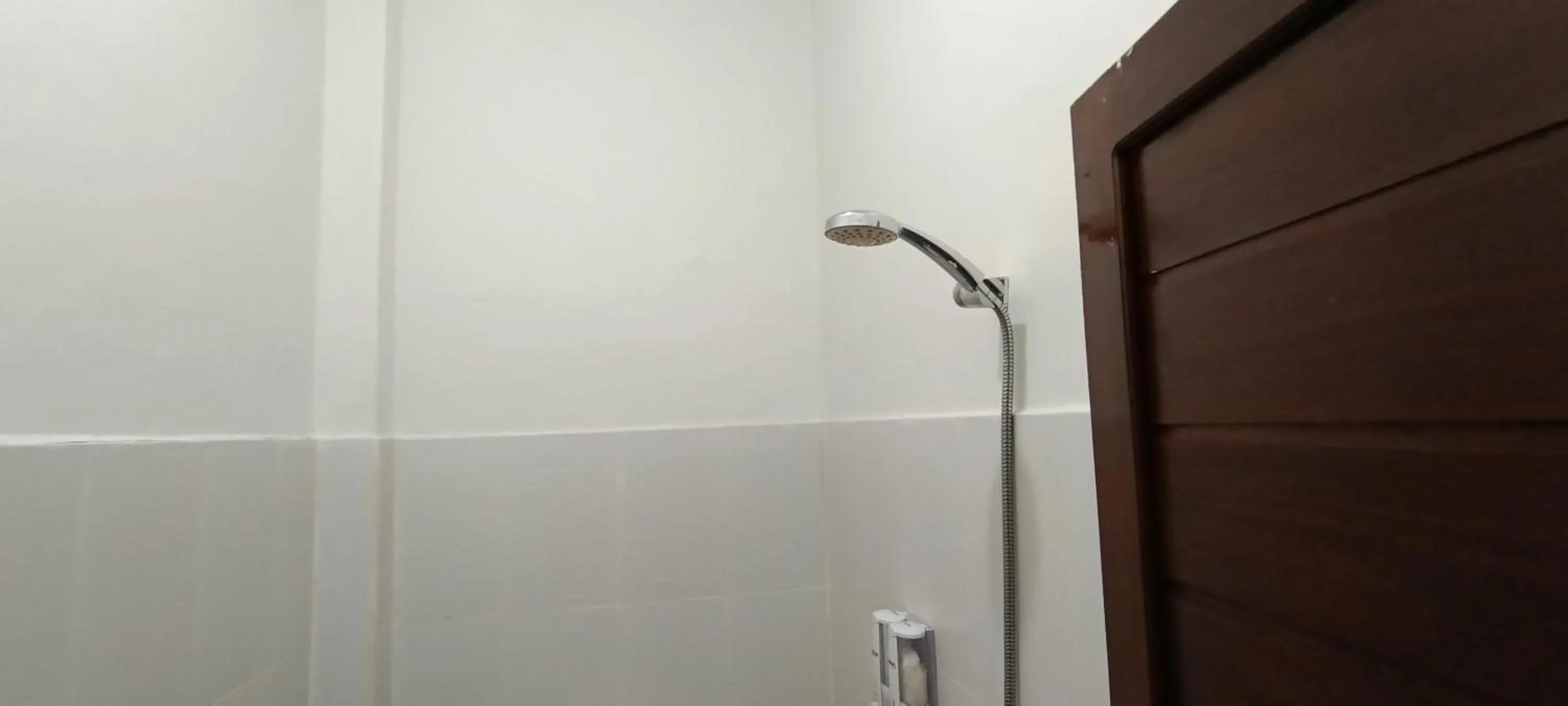 Bathroom in Hotel O Fanilly Guest House MarabahanNearJembatan Rumpiang