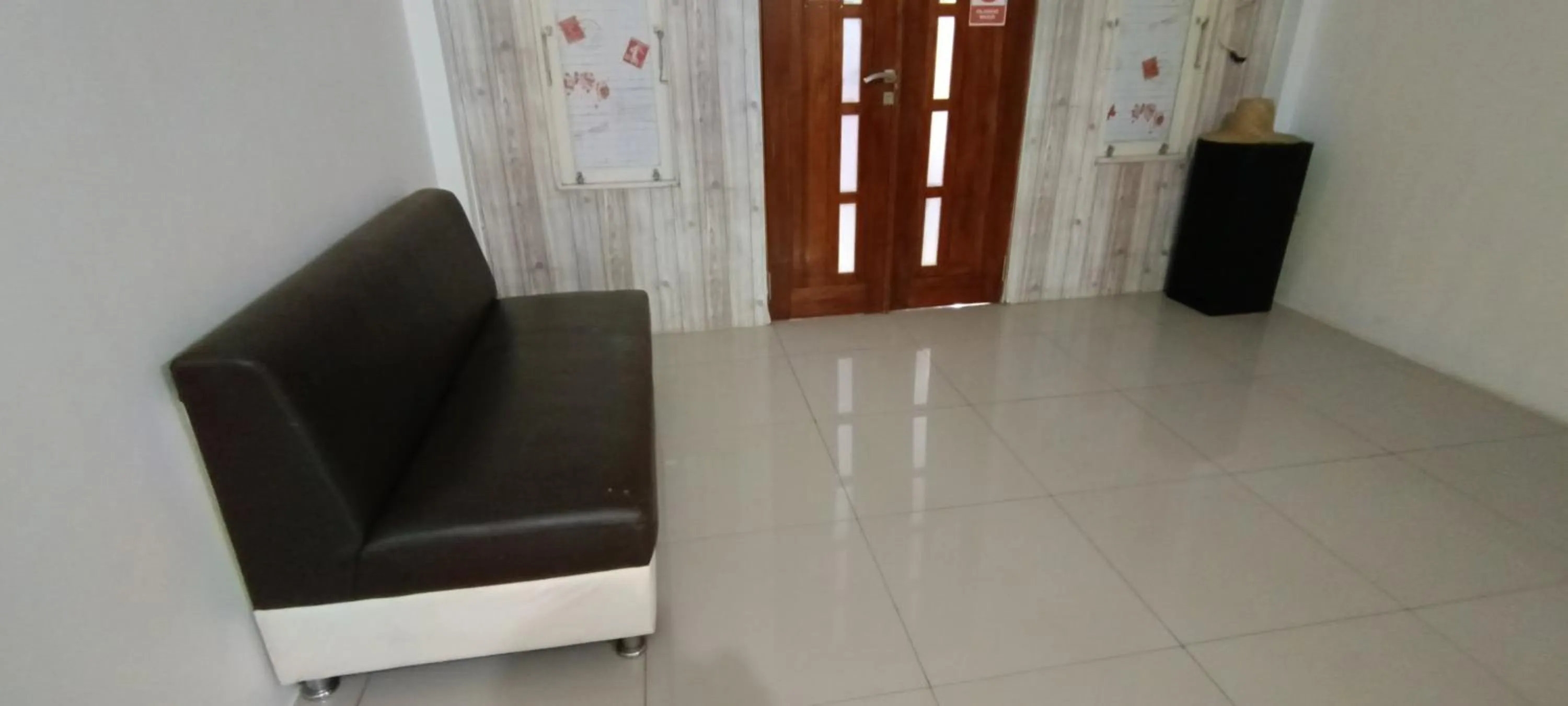 Lobby or reception in Hotel O Fanilly Guest House MarabahanNearJembatan Rumpiang