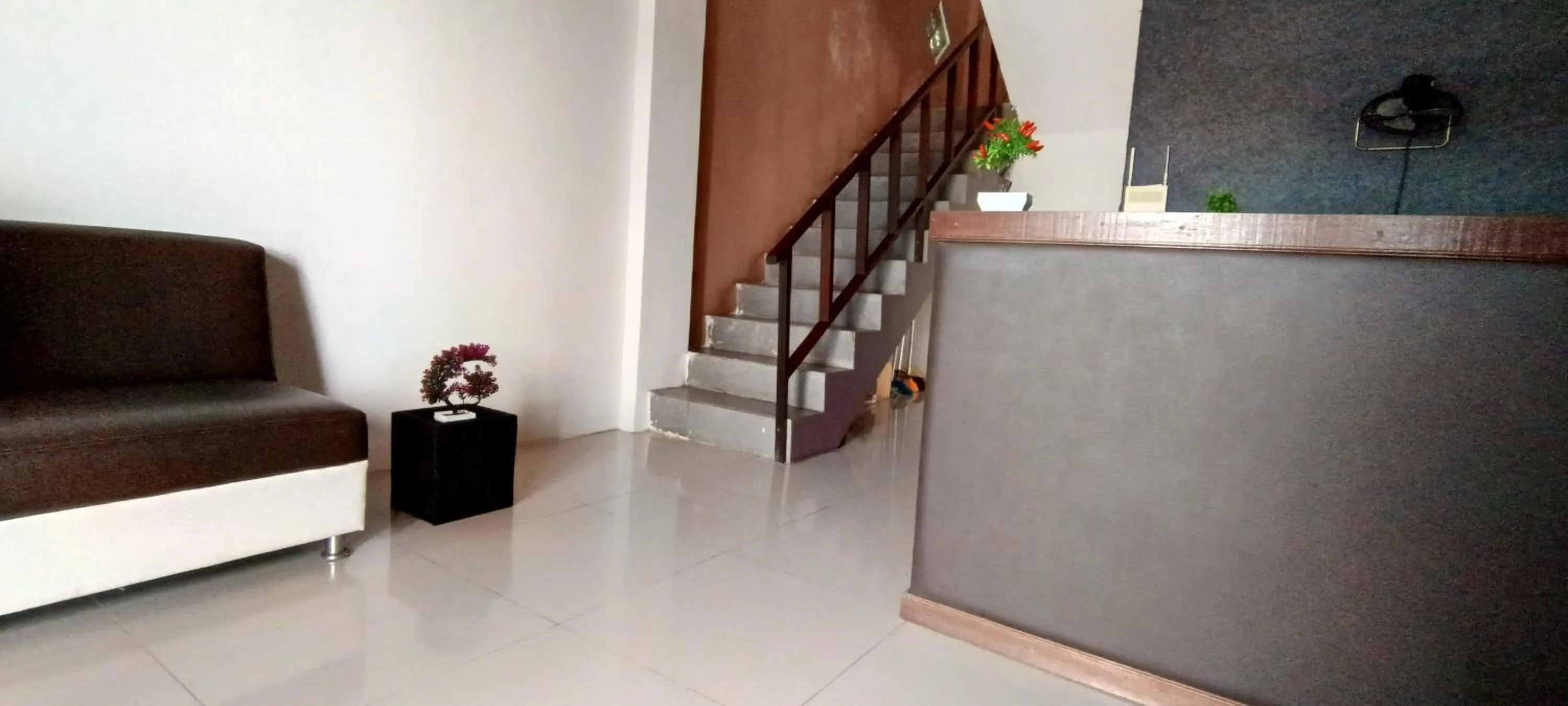 Lobby or reception in Hotel O Fanilly Guest House MarabahanNearJembatan Rumpiang