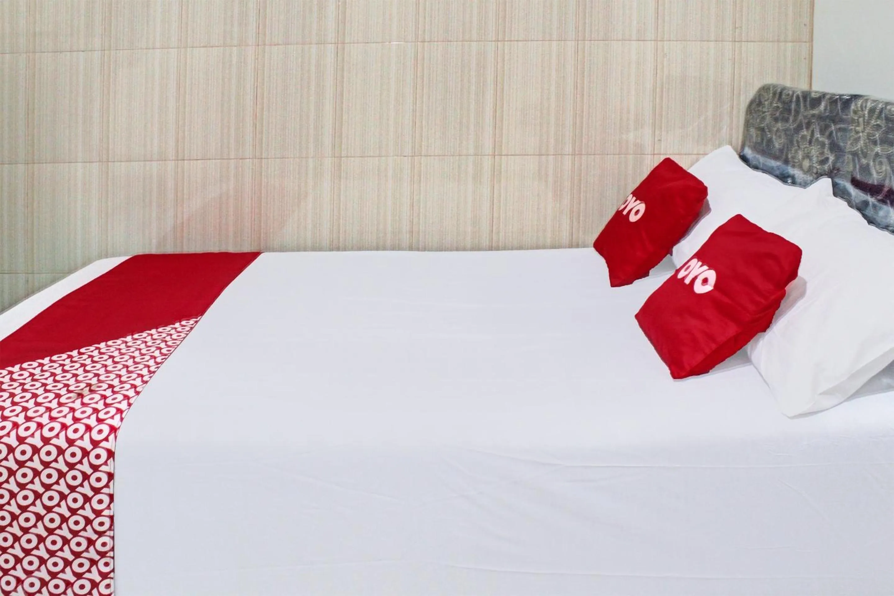 Bedroom, Bed in Hotel O Mariko's House