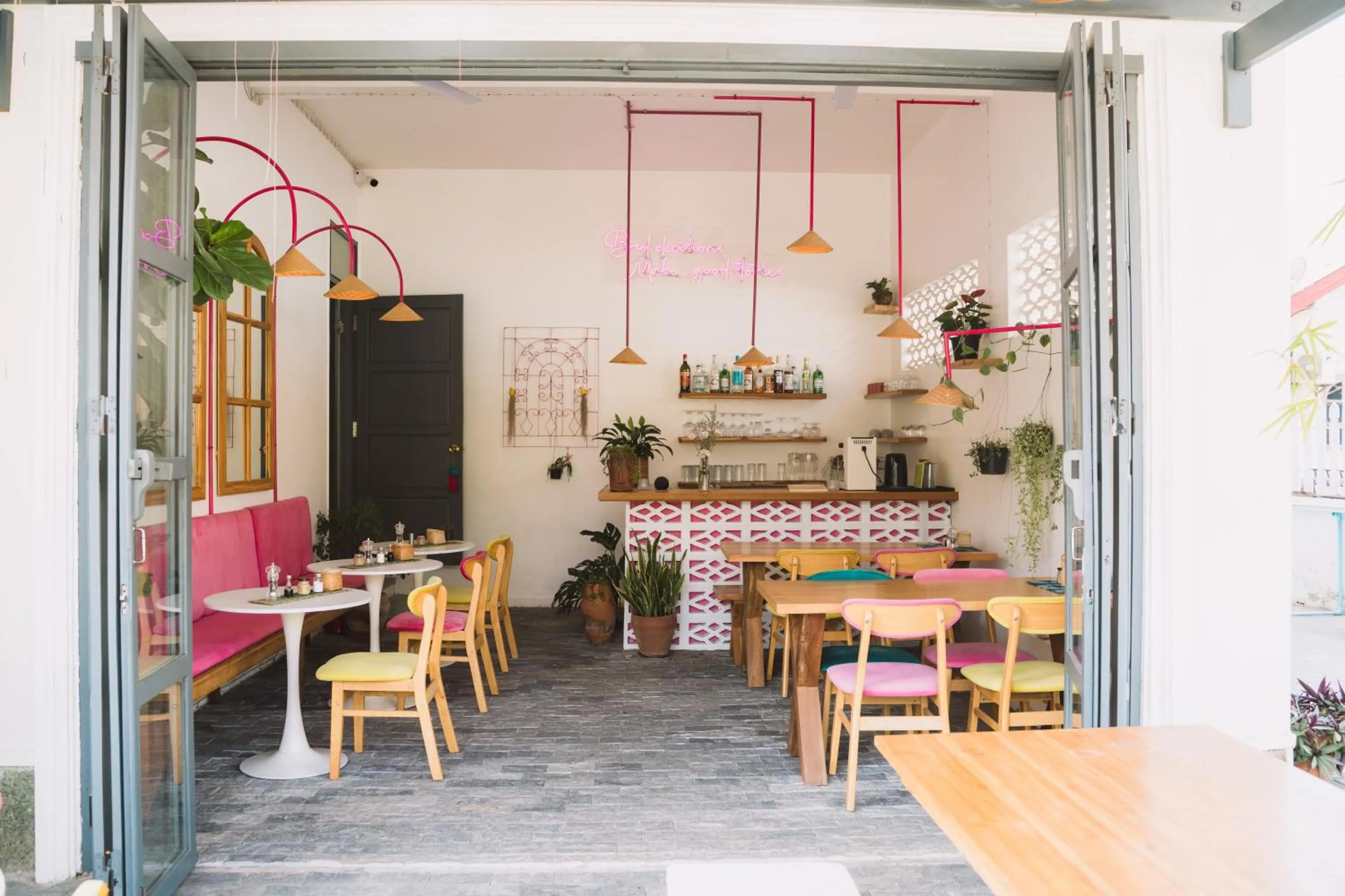 Restaurant/places to eat in Baan Pila