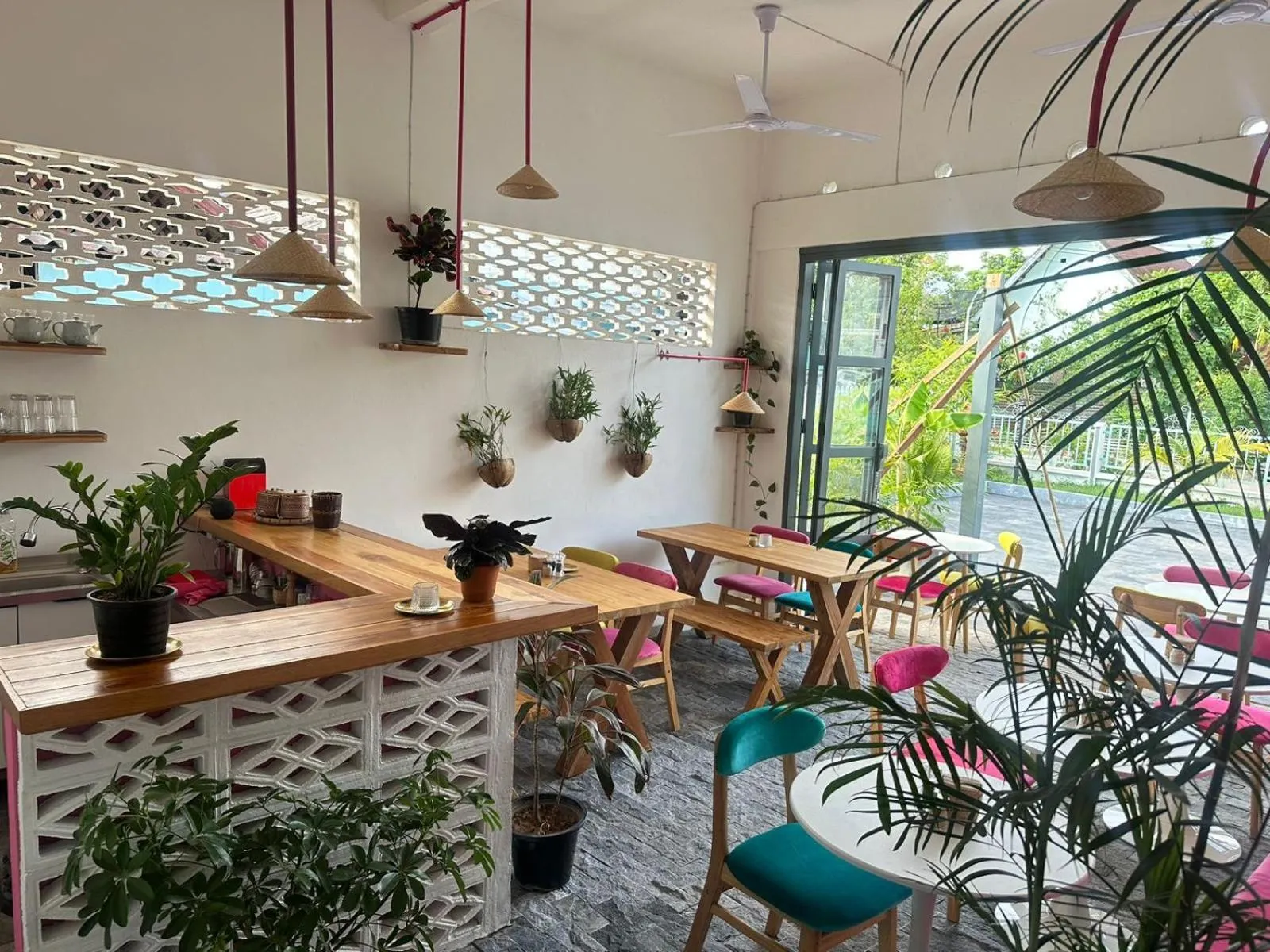 Restaurant/places to eat in Baan Pila