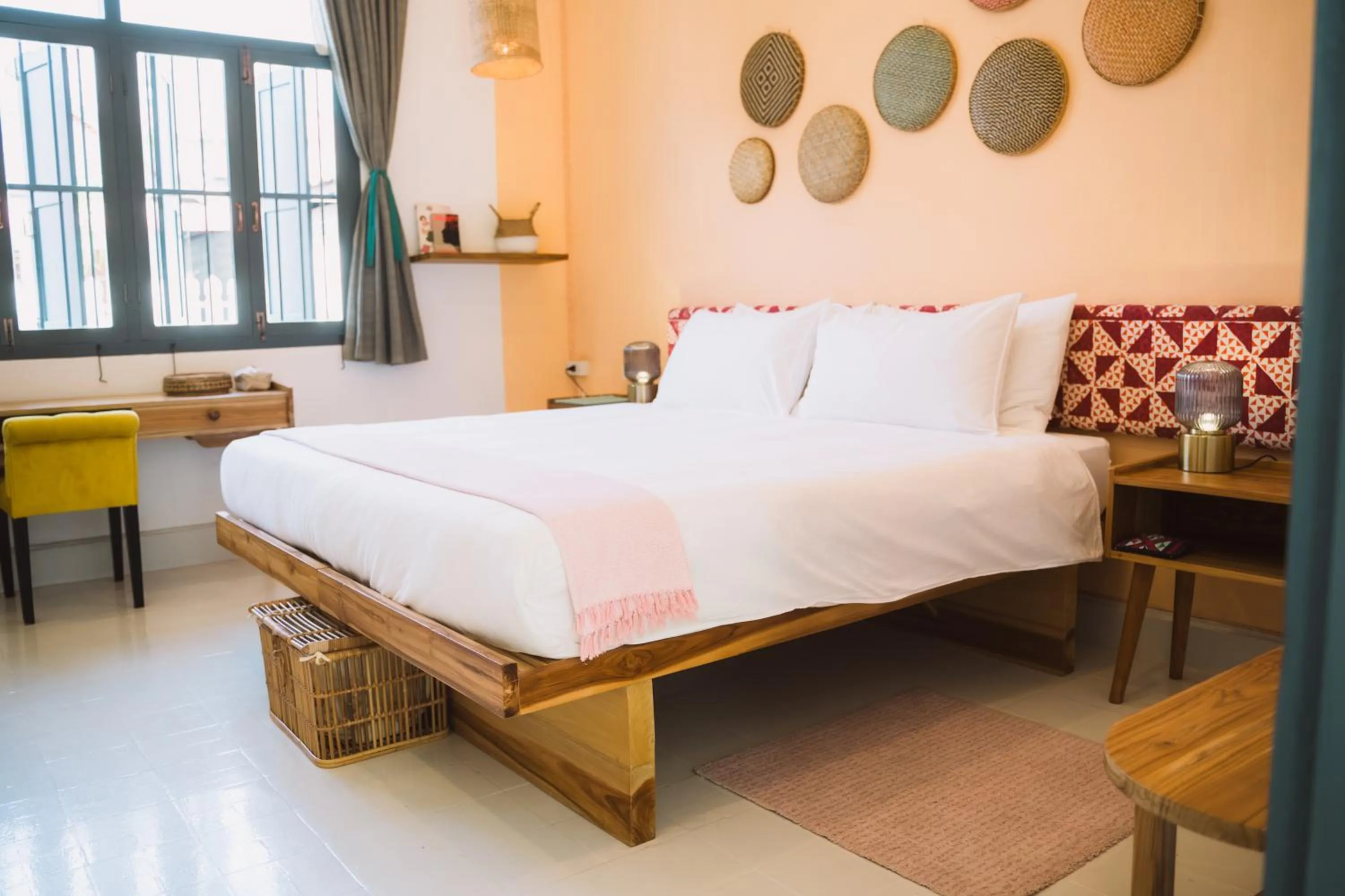 Photo of the whole room, Bed in Baan Pila