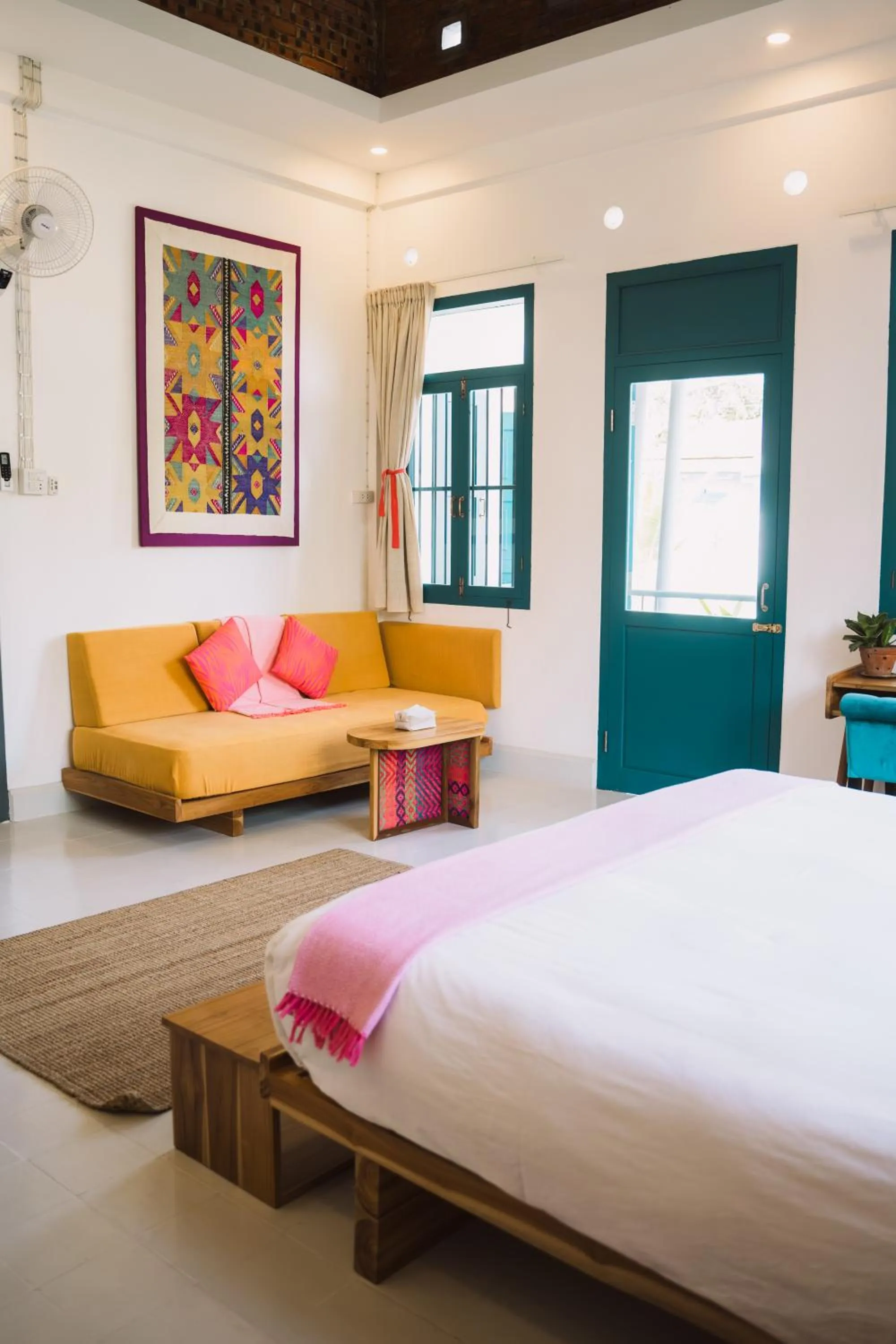 Seating area, Bed in Baan Pila