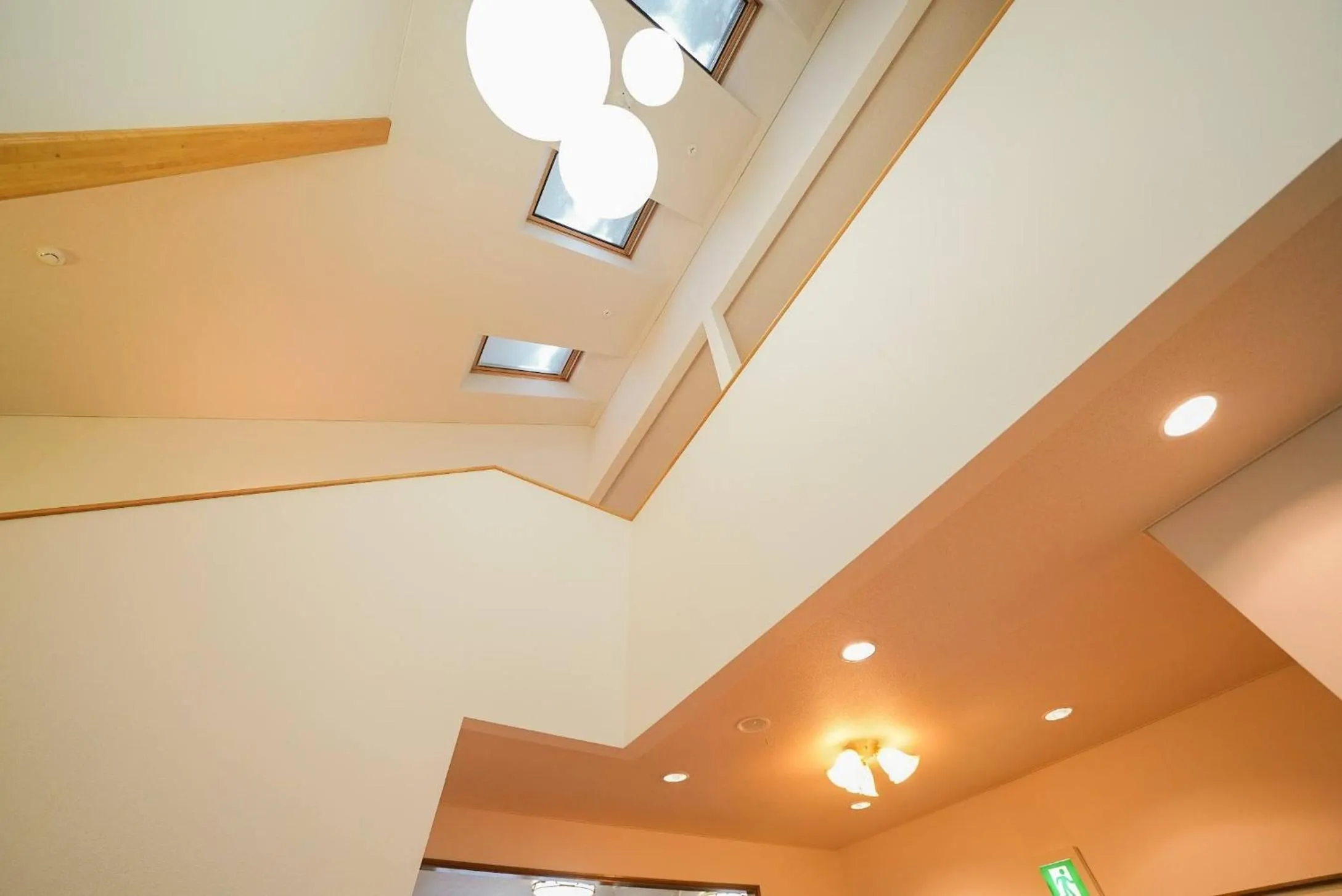 hair dresser in TESHIKAGA HOSTEL MISATO