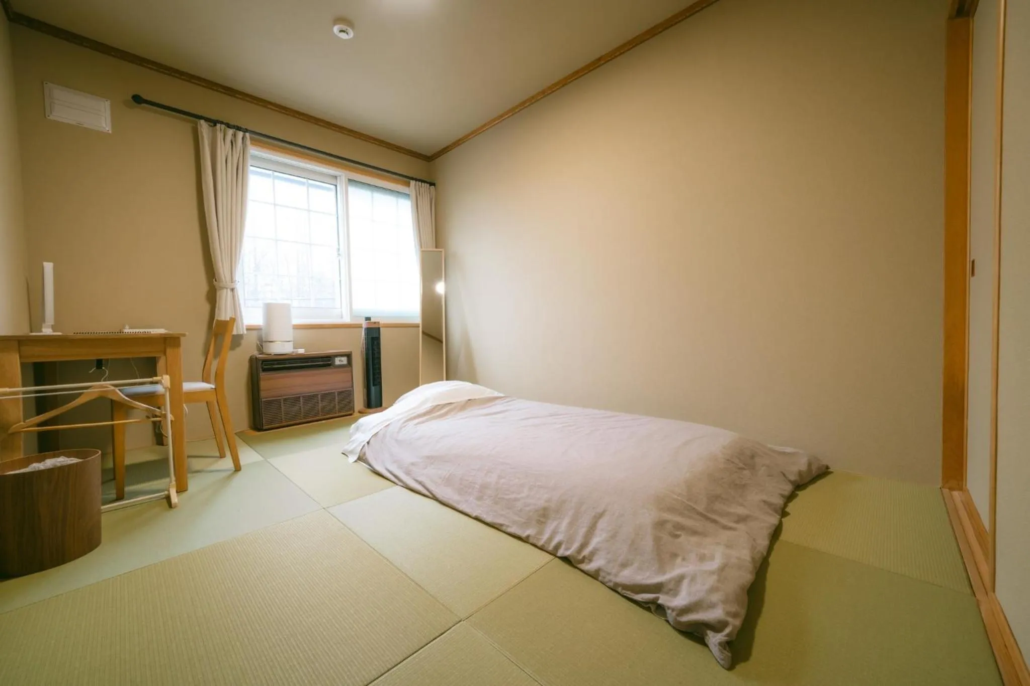 Photo of the whole room, Bed in TESHIKAGA HOSTEL MISATO