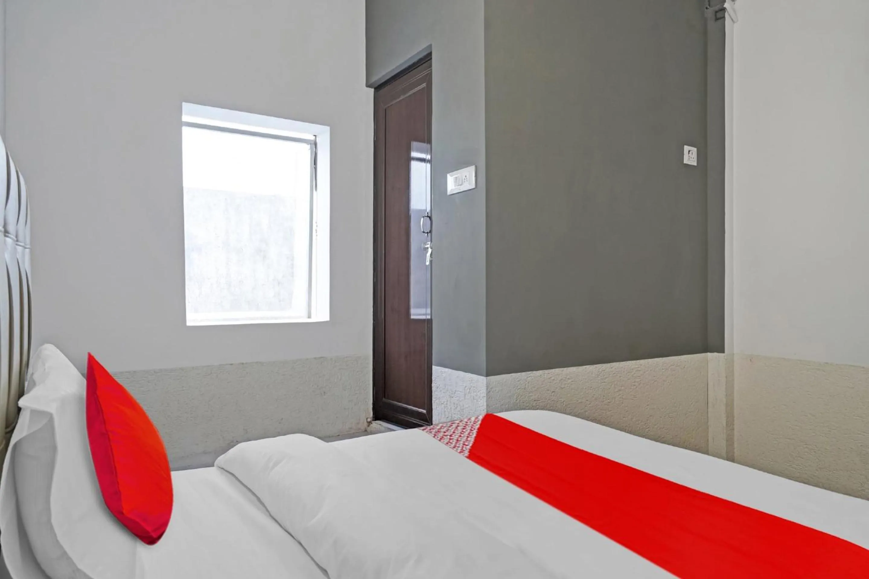 Bedroom, Bed in Hotel O Mr Crown Inn To Inn