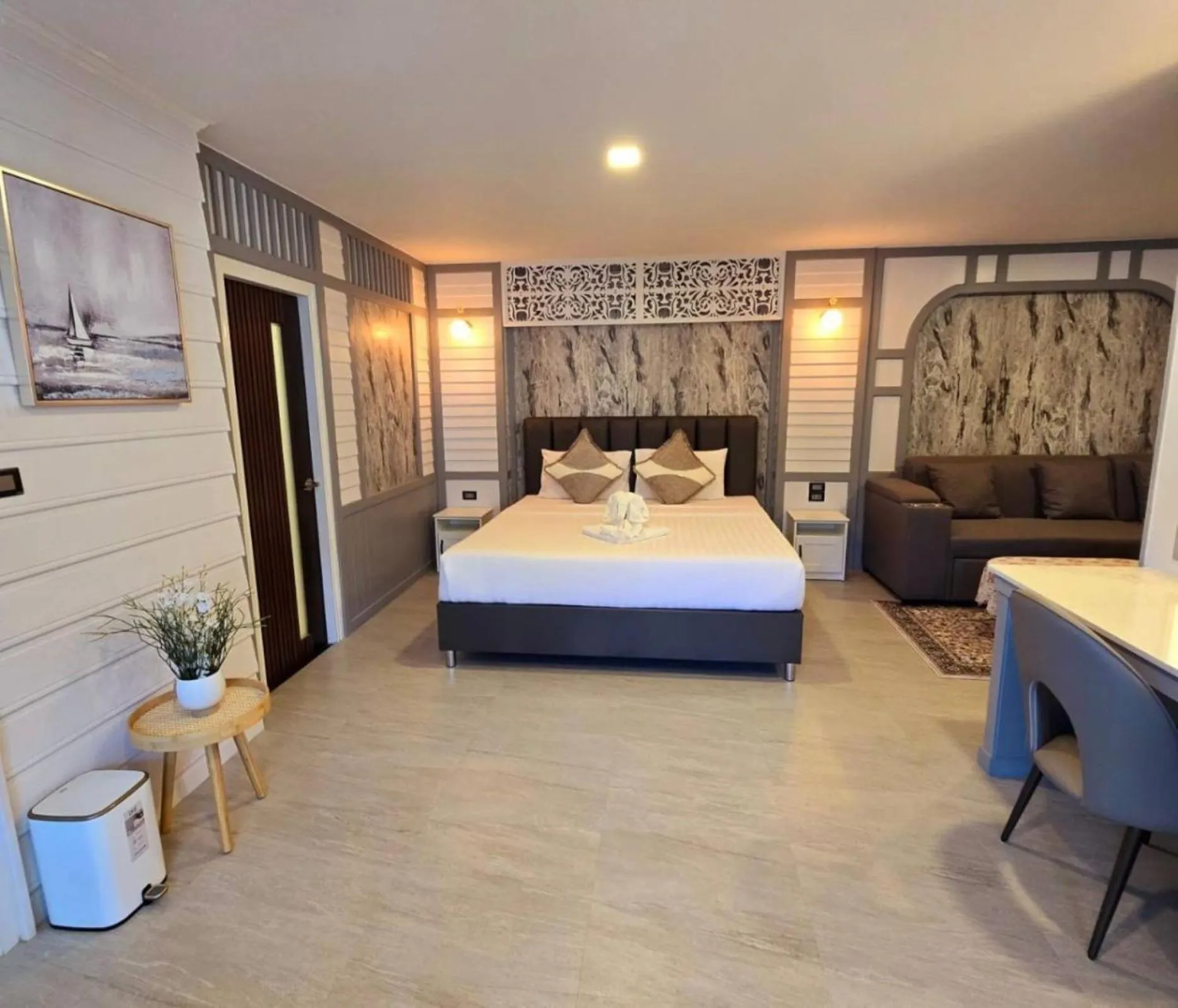 Bedroom, Bed in IP PLUS BEACH RESORT Koh Larn