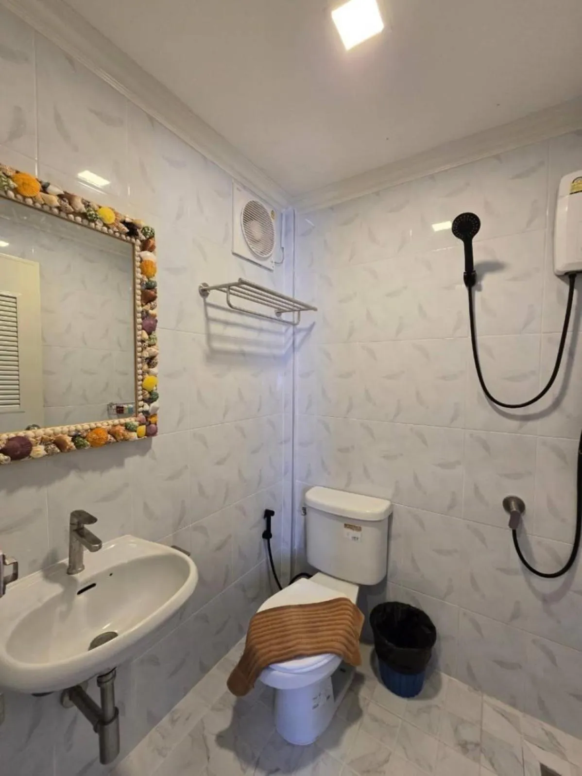 Bathroom in IP PLUS BEACH RESORT Koh Larn